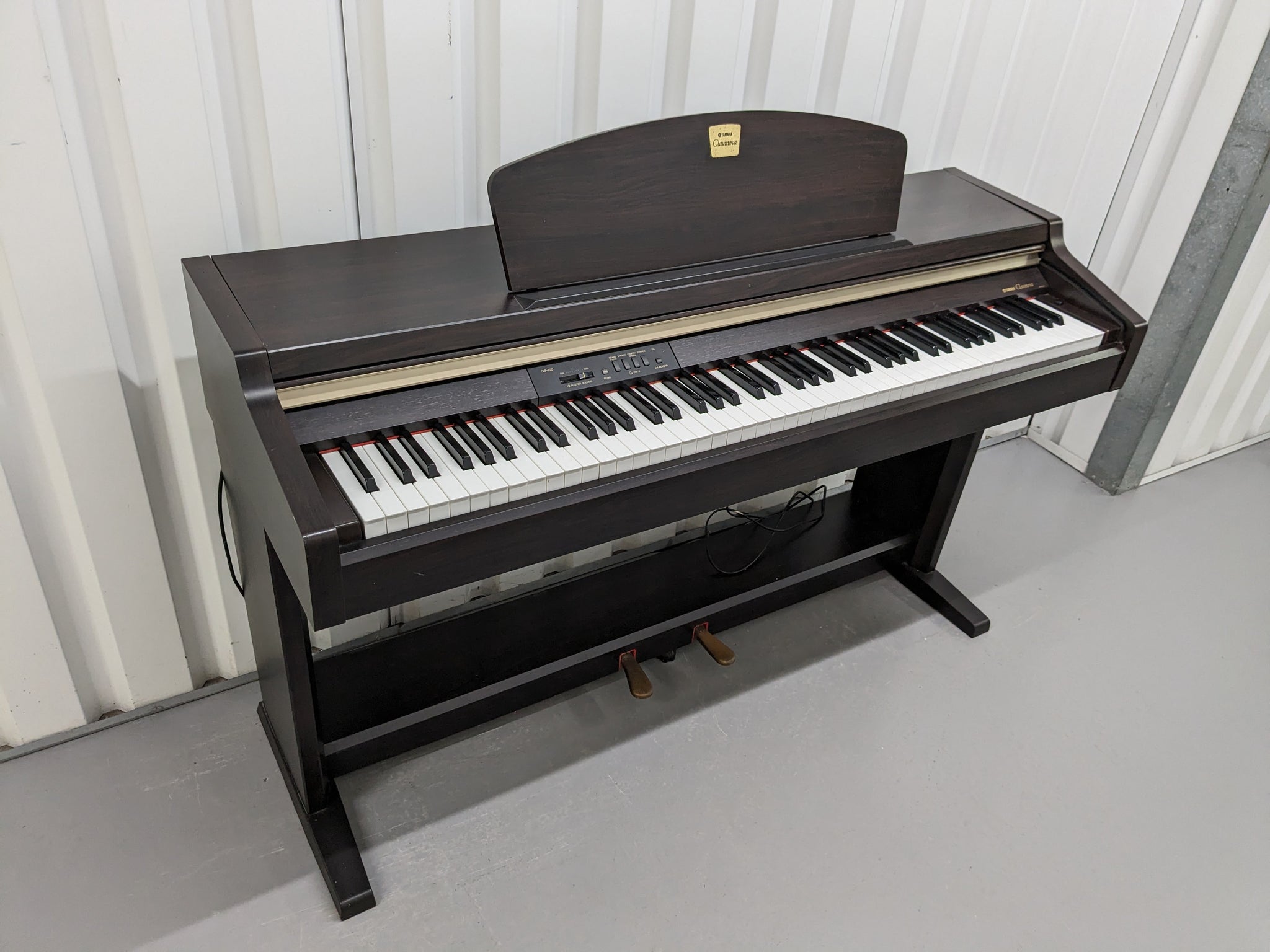 Yamaha Clavinova CLP-920 Digital Piano in dark rosewood stock nr 23412 –  Sulinda Music