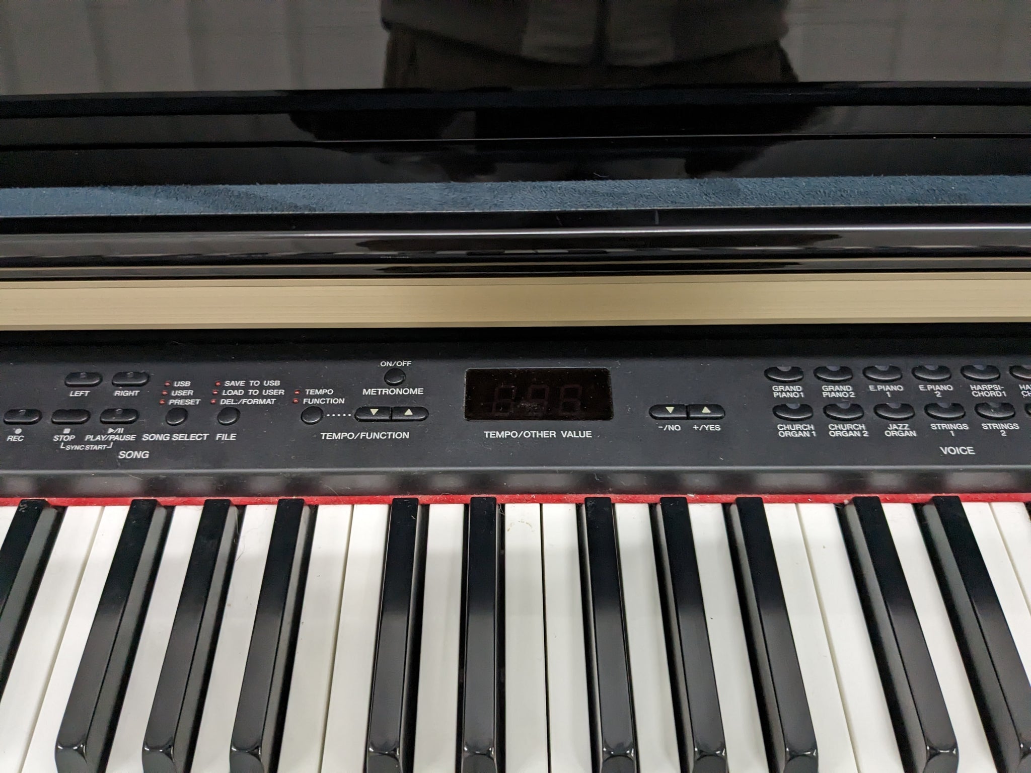 Clavinova CLP-685PE　美品 ヤマハ CLP-685PE 黒鏡面艶出し 中古 2019年製 YAMAHA Clavinova