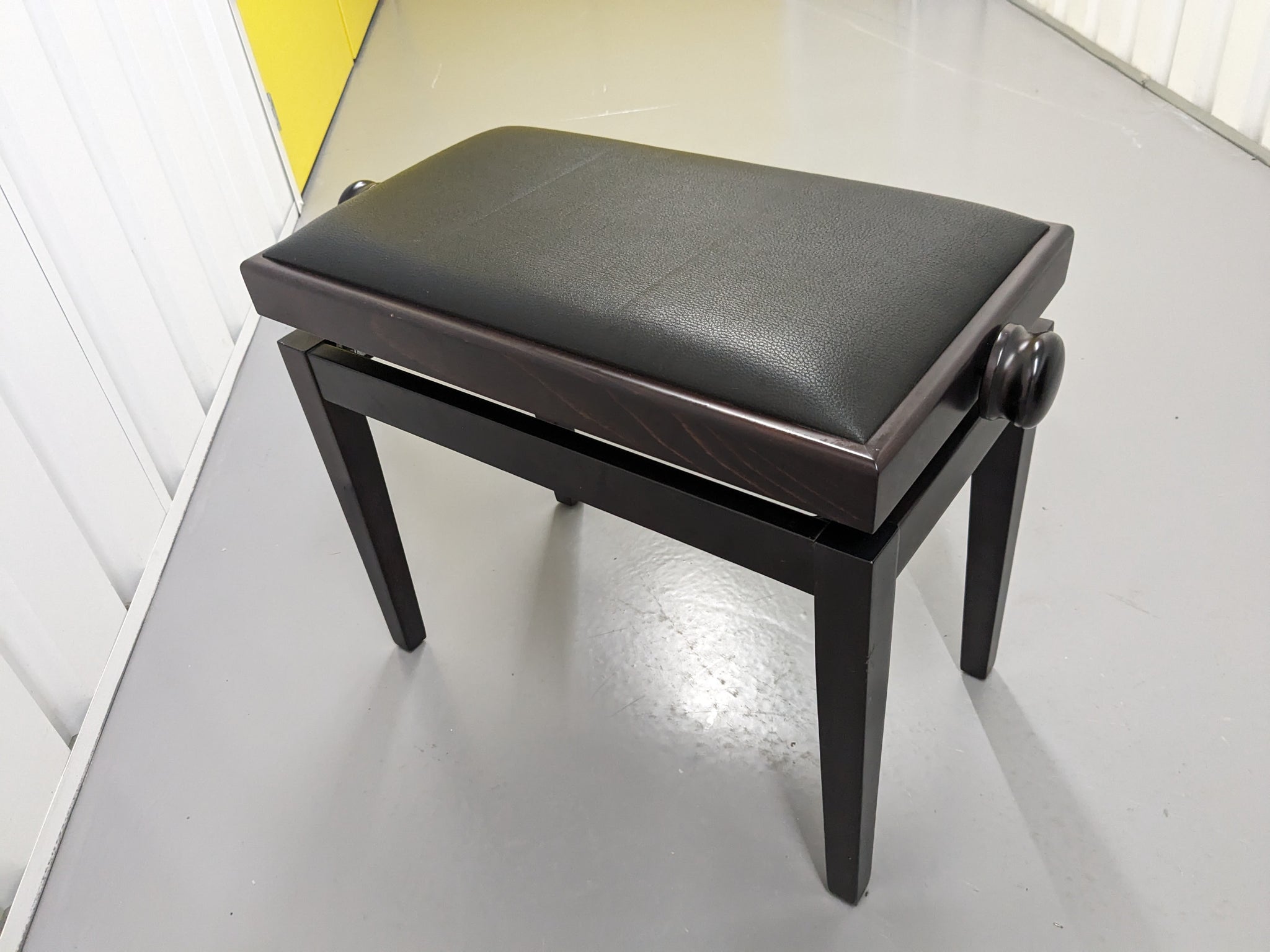 Yamaha Clavinova CLP-230 Digital Piano and stool in dark rosewood