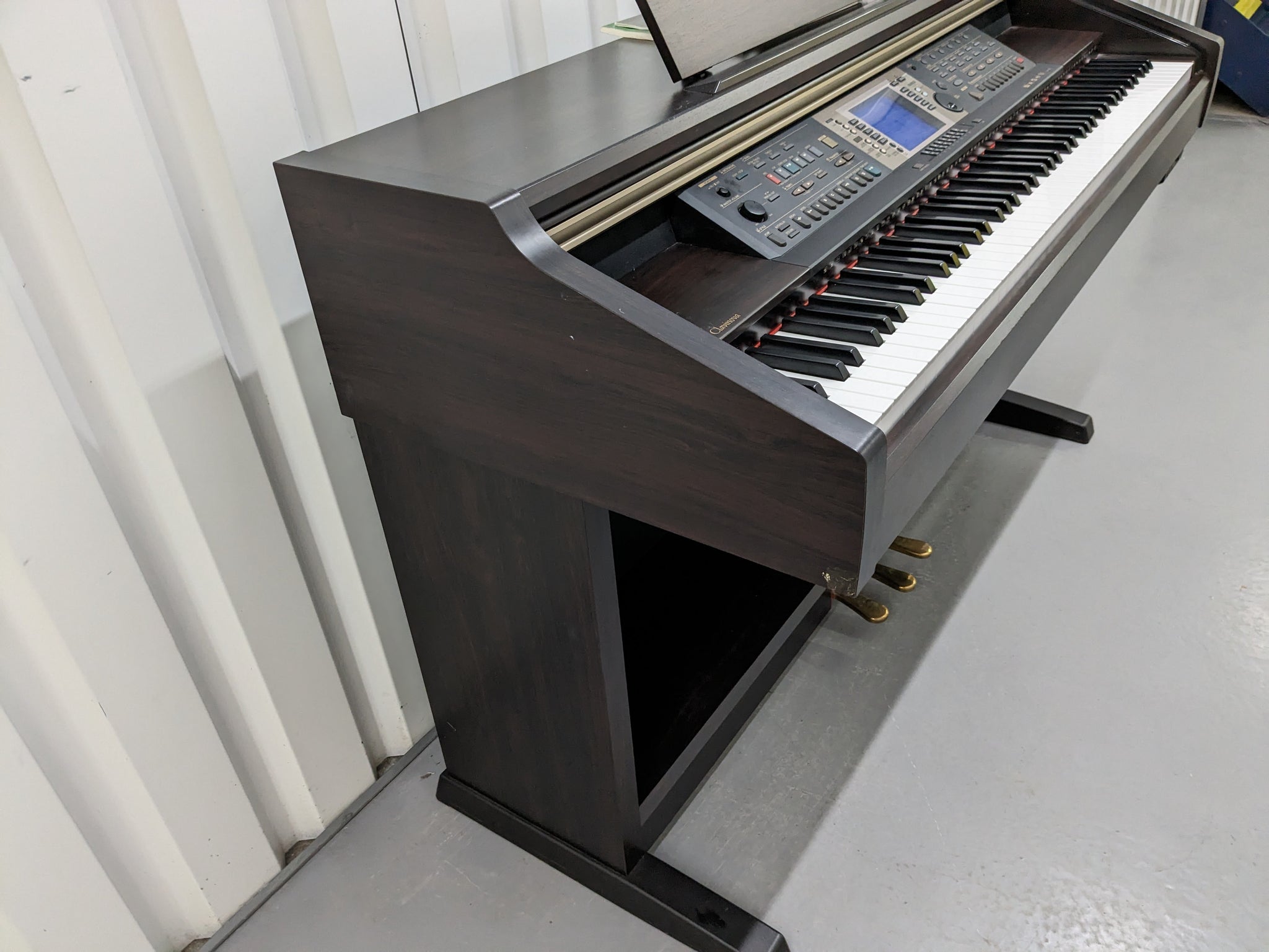 Yamaha Clavinova CVP-203 digital piano arranger in rosewood stock