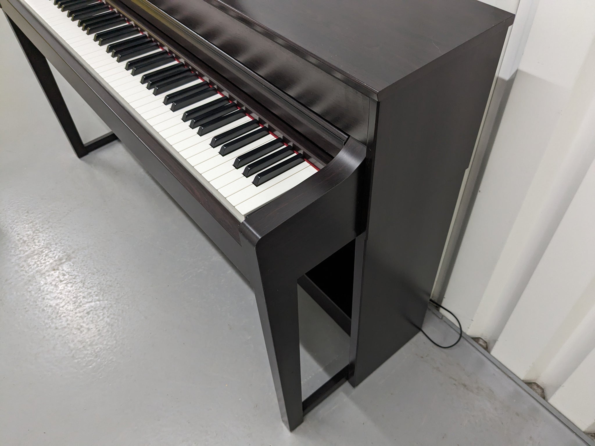 CLP-535 - Overview - Clavinova - Pianos - Musical