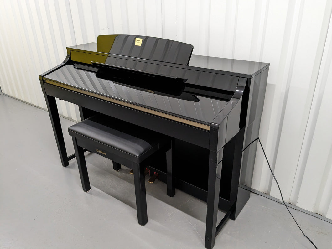 YAMAHA CLAVINOVA CLP-370PE DIGITAL PIANO + STOOL IN GLOSSY BLACK stock nr 23454