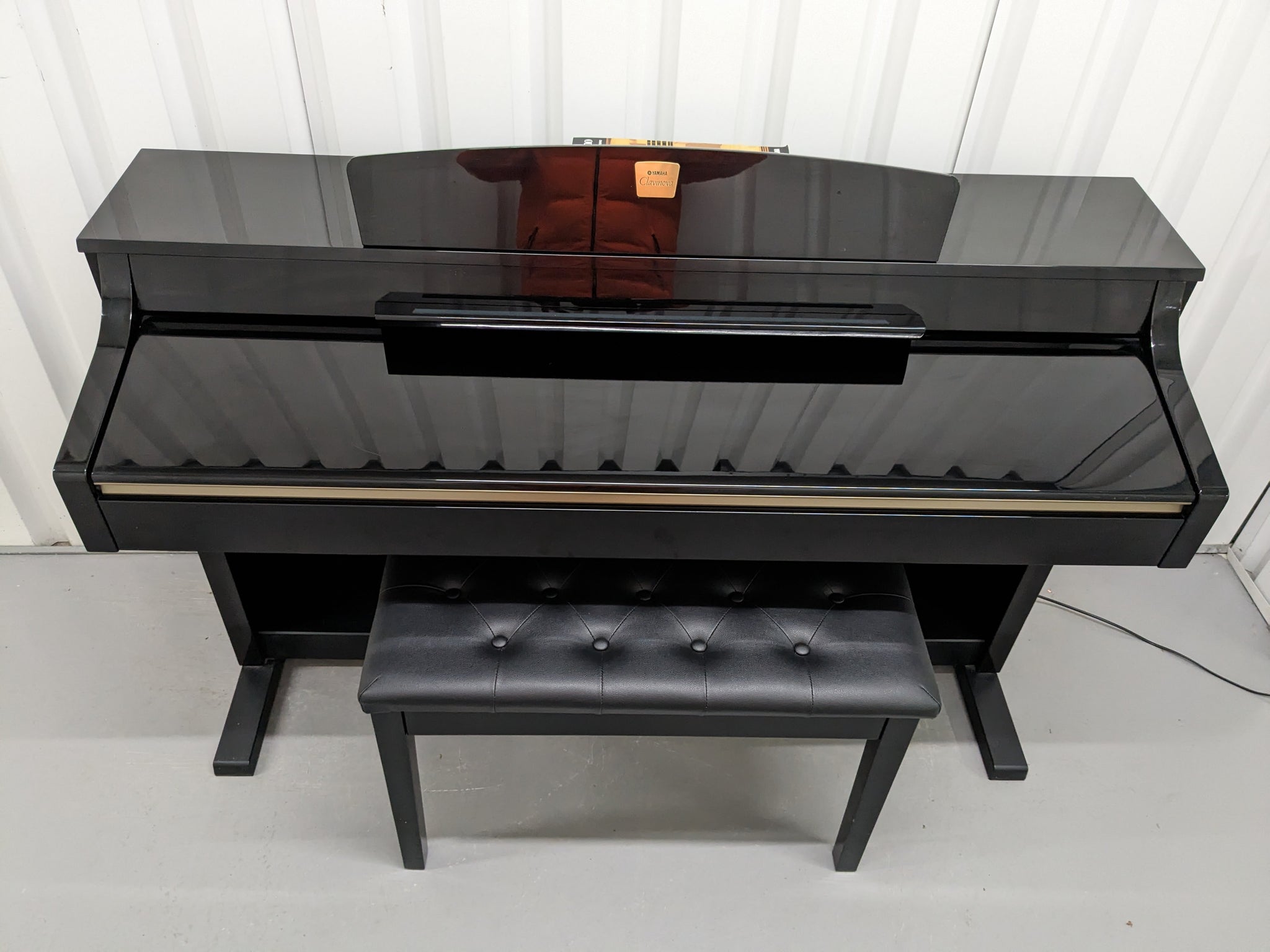 Yamaha Clavinova CLP-330PE glossy black polished ebony Piano stock 