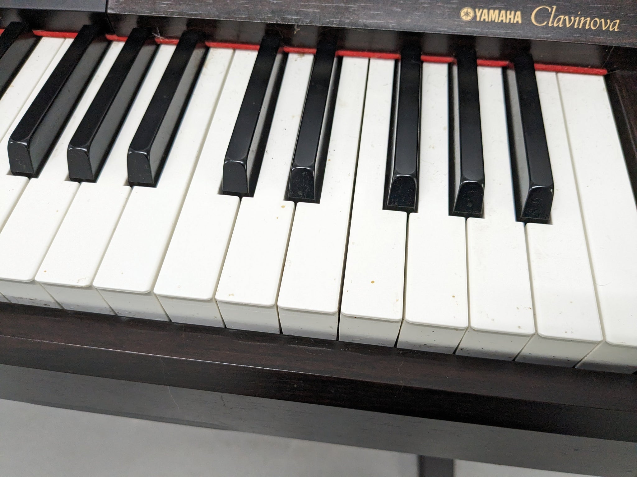 Yamaha Clavinova CLP-930 Digital Piano in dark rosewood stock