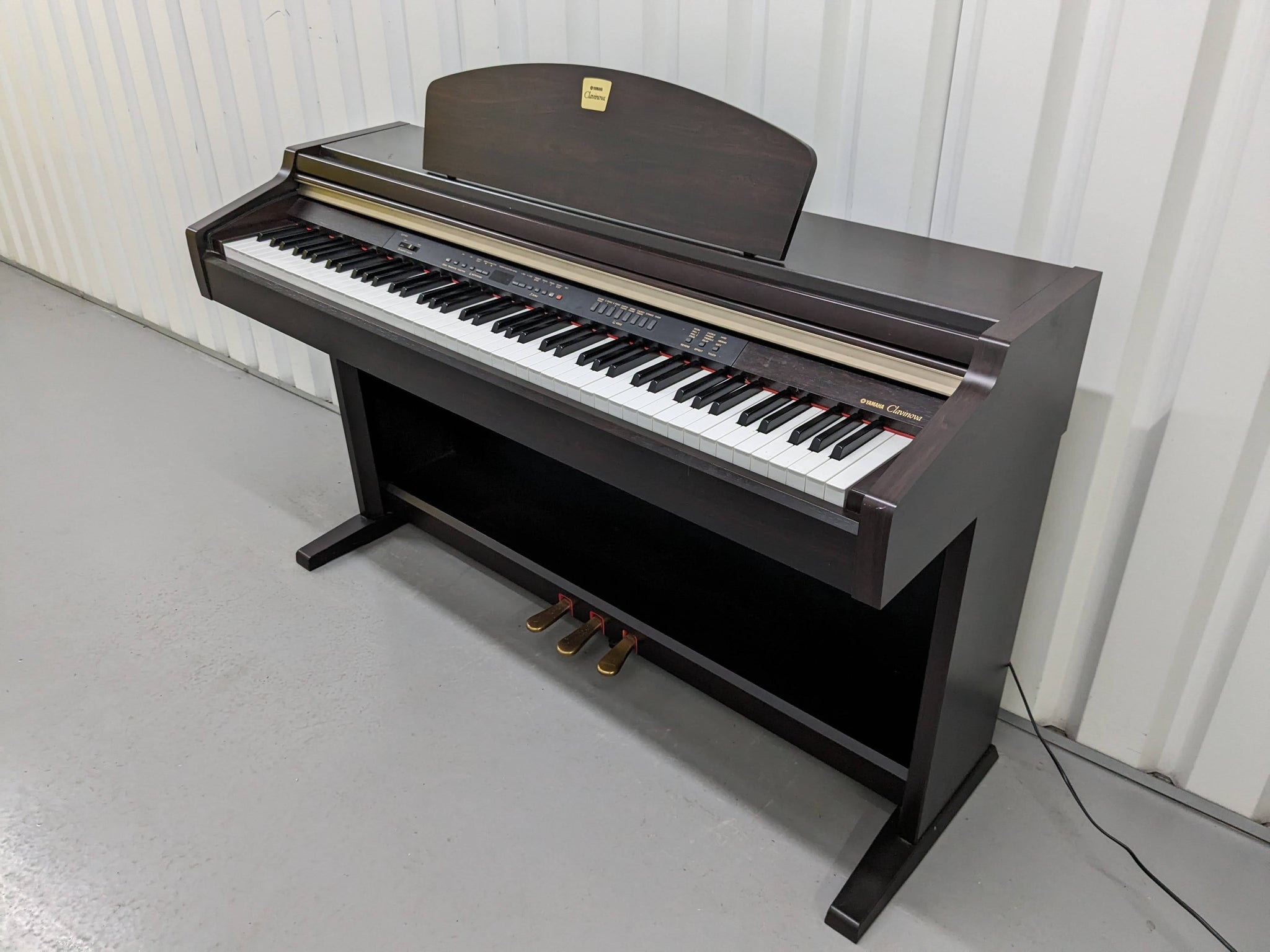 Yamaha Clavinova CLP-930 Digital Piano in dark rosewood stock