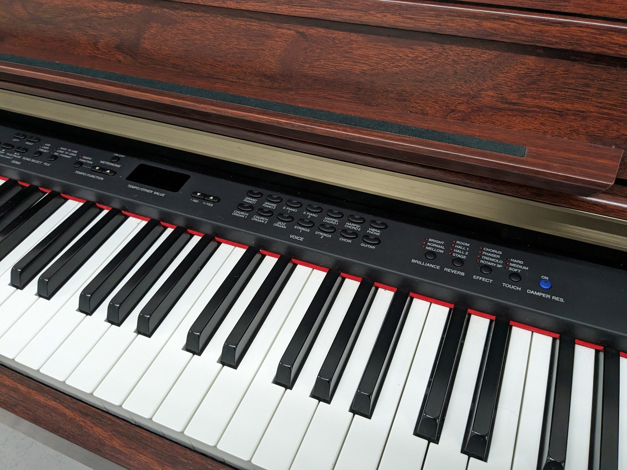 Yamaha Clavinova CLP-330 digital piano in mahogany finish stock