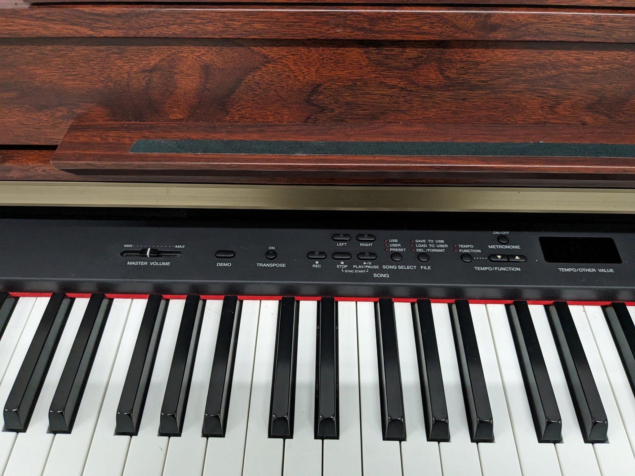 Yamaha Clavinova CLP-330 digital piano in mahogany finish stock