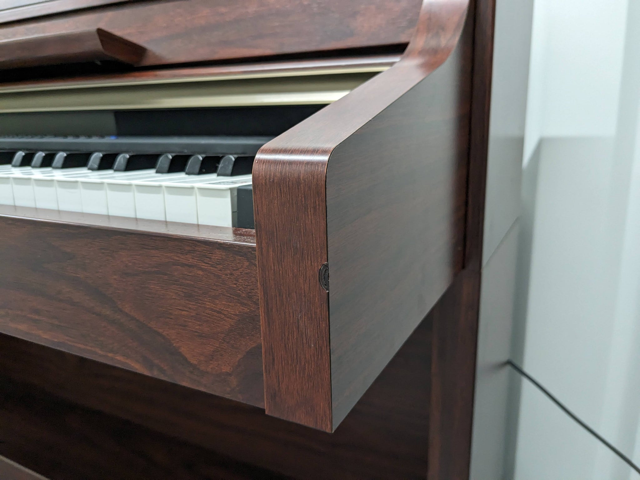 Yamaha Clavinova CLP-330 digital piano in mahogany finish stock