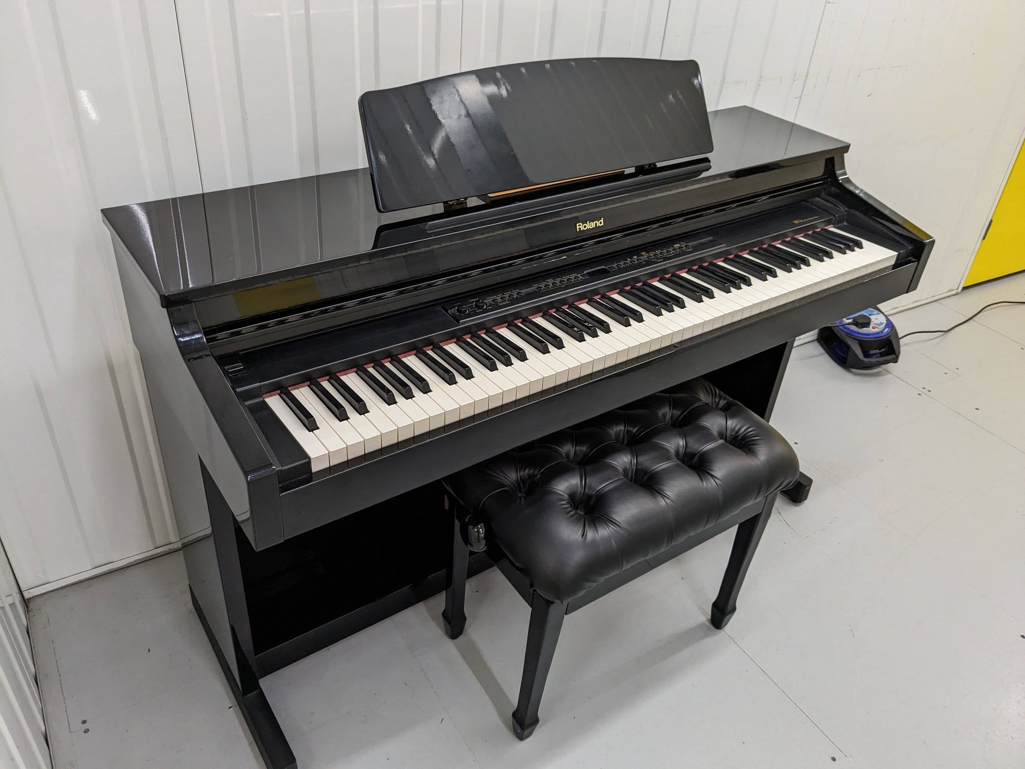 Roland HP-3e Digital Piano and stool in glossy black polished 