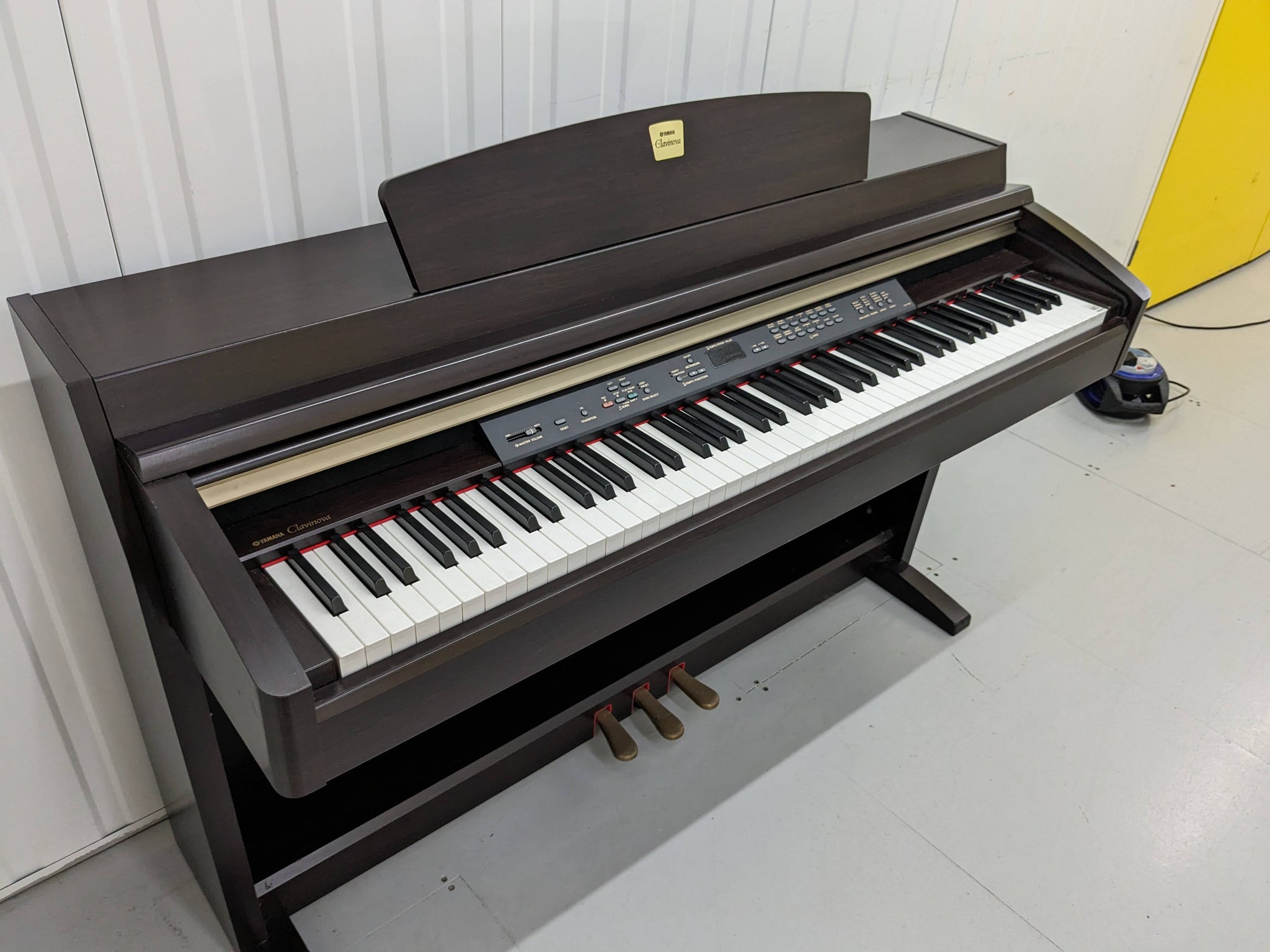 Yamaha Clavinova CLP-230 digital piano in rosewood finish stock 