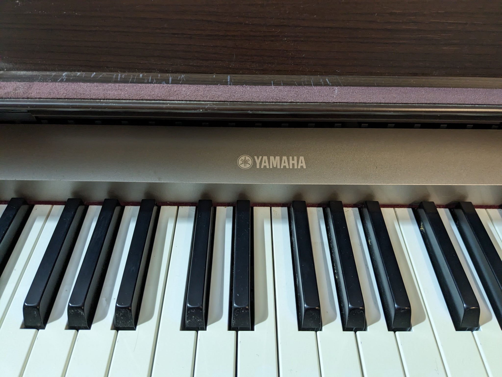 Yamaha Arius YDP-S31 Digital Piano Slimline space saver
