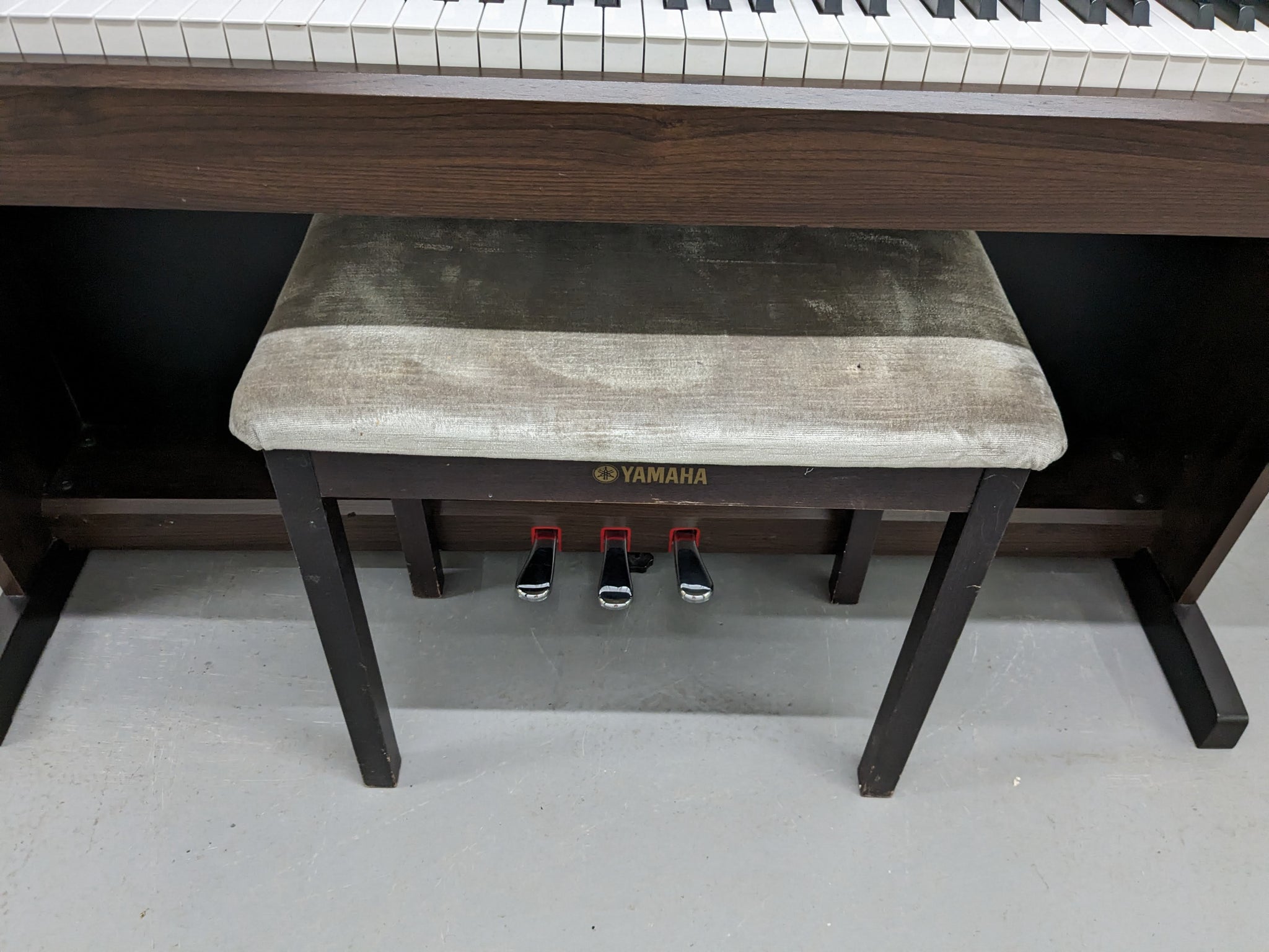 Yamaha Arius YDP-140 digital piano and stool in rosewood finish stock –  Sulinda Music