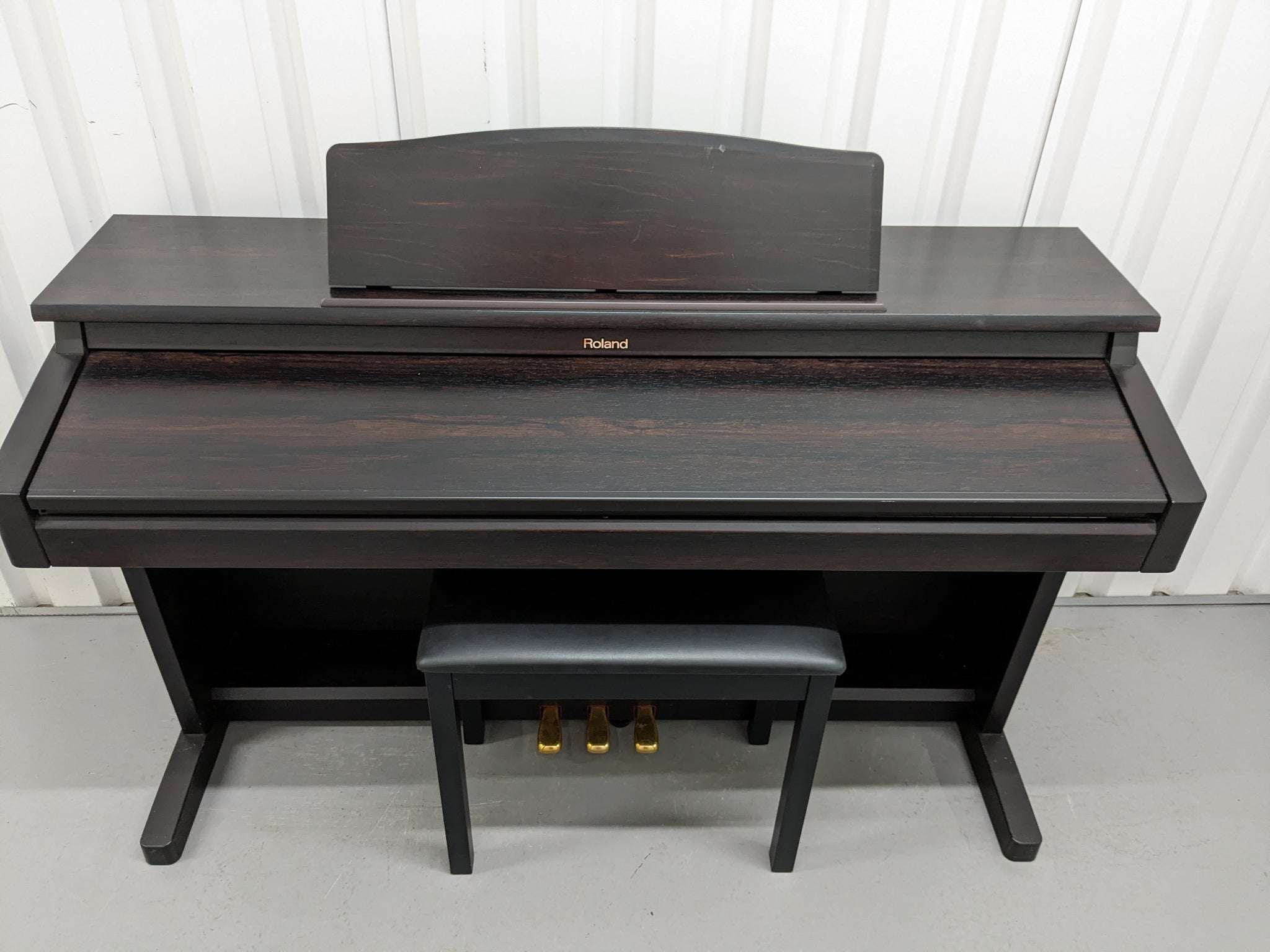 Roland HP2700 med PIANOFORTE