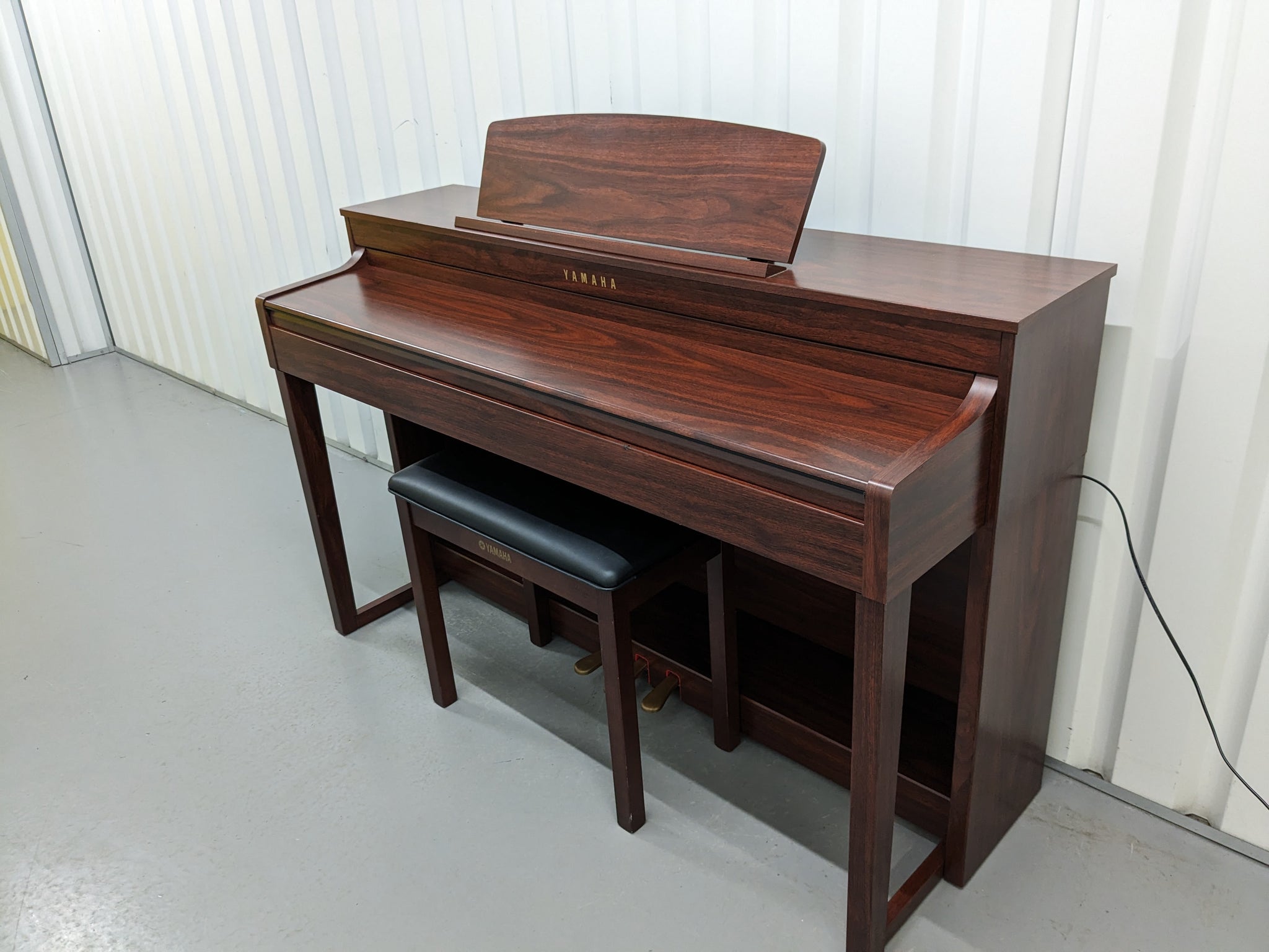 Yamaha Clavinova CLP-440 Digital Piano and stool in mahogany stock no –  Sulinda Music