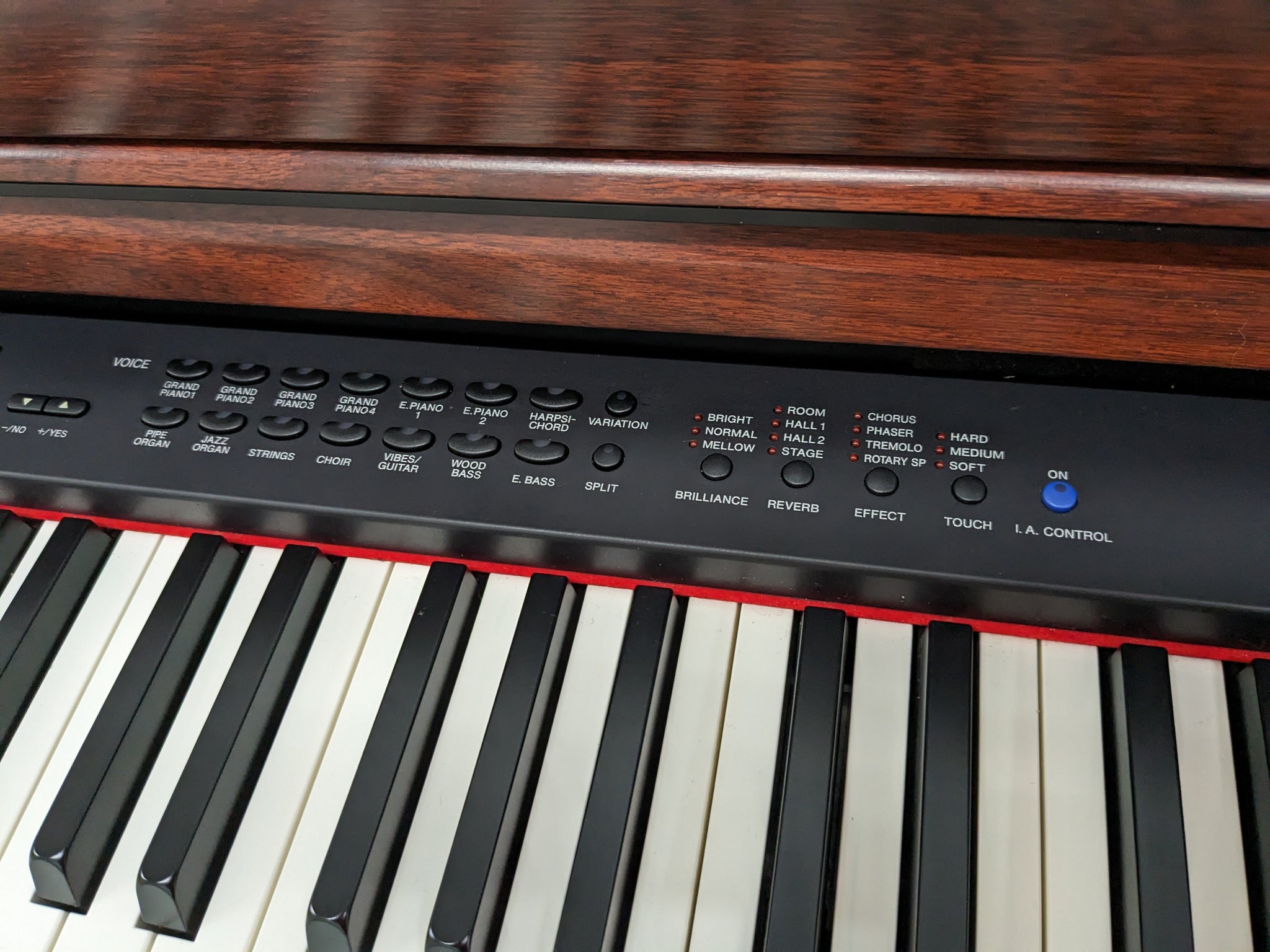 Yamaha Clavinova CLP-440 Digital Piano and stool in mahogany