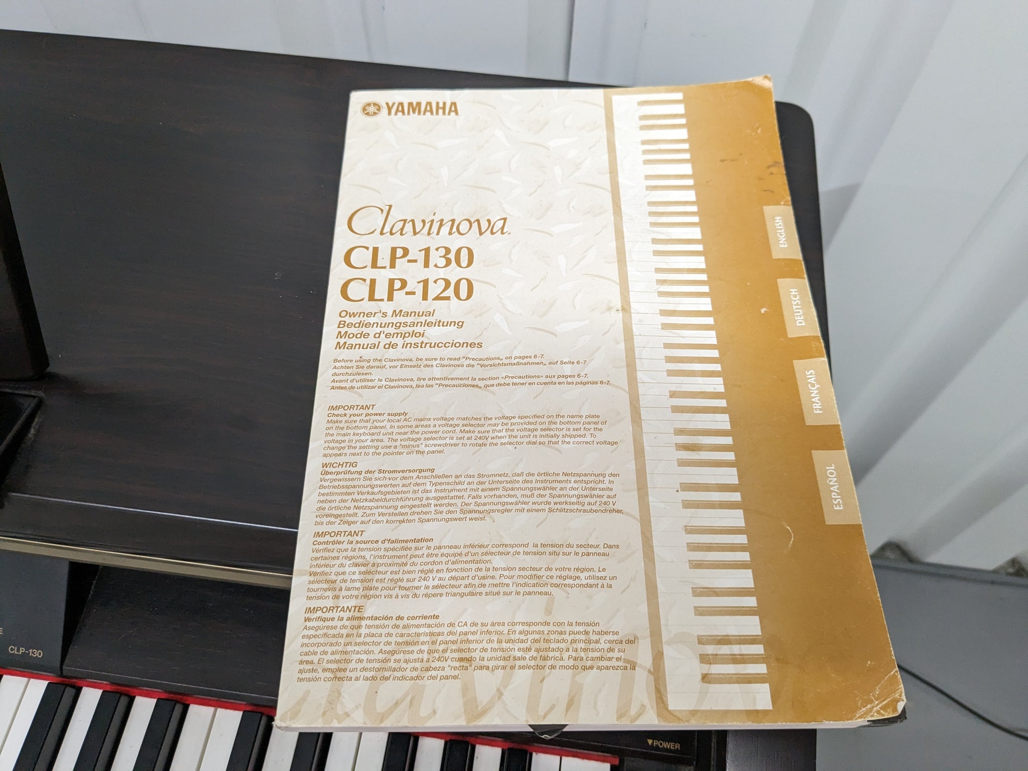 Yamaha Clavinova CLP-130 Digital Piano in dark rosewood