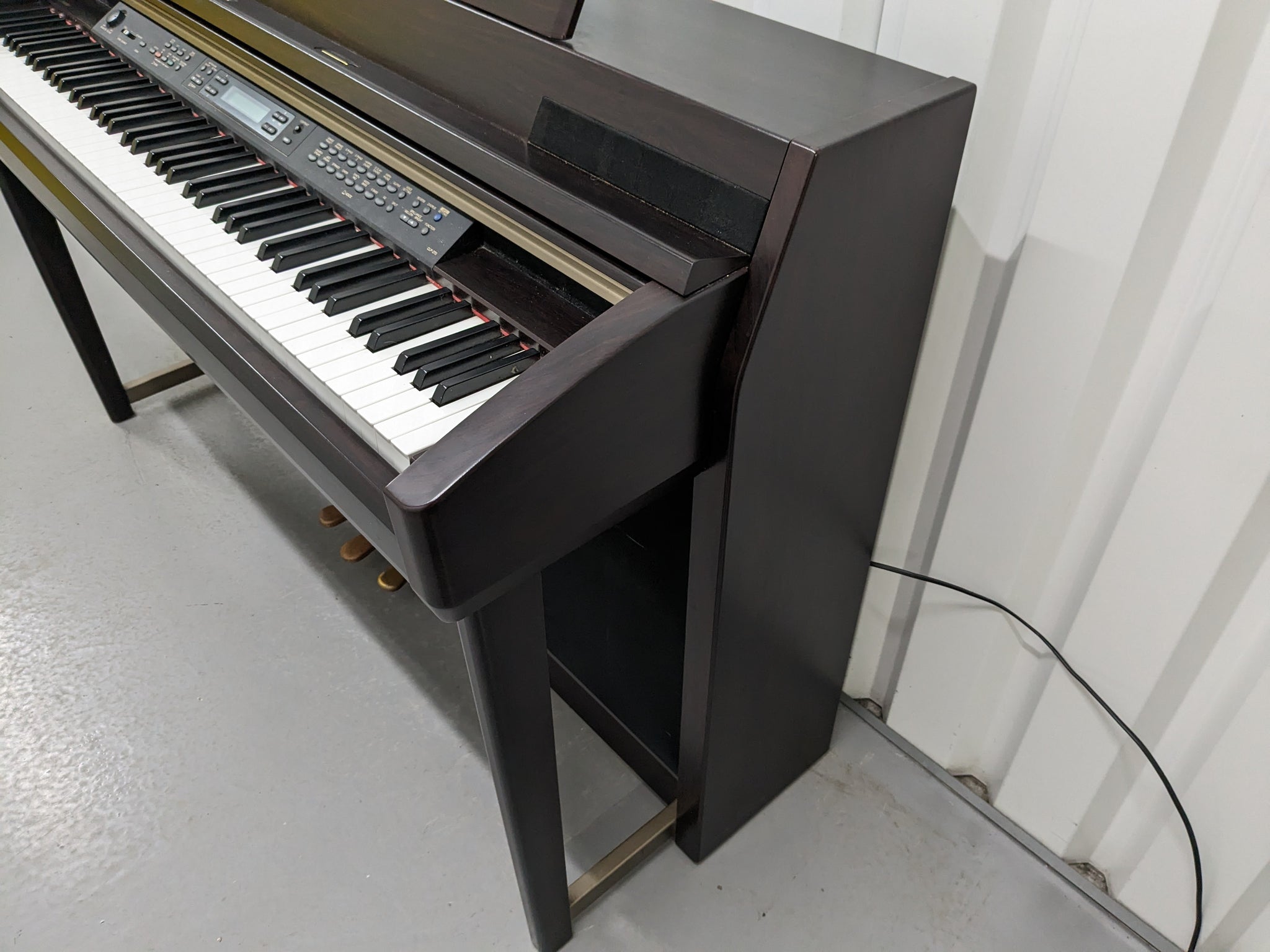 YAMAHA CLAVINOVA CLP-270 DIGITAL PIANO AND STOOL IN DARK ROSEWOOD stoc –  Sulinda Music