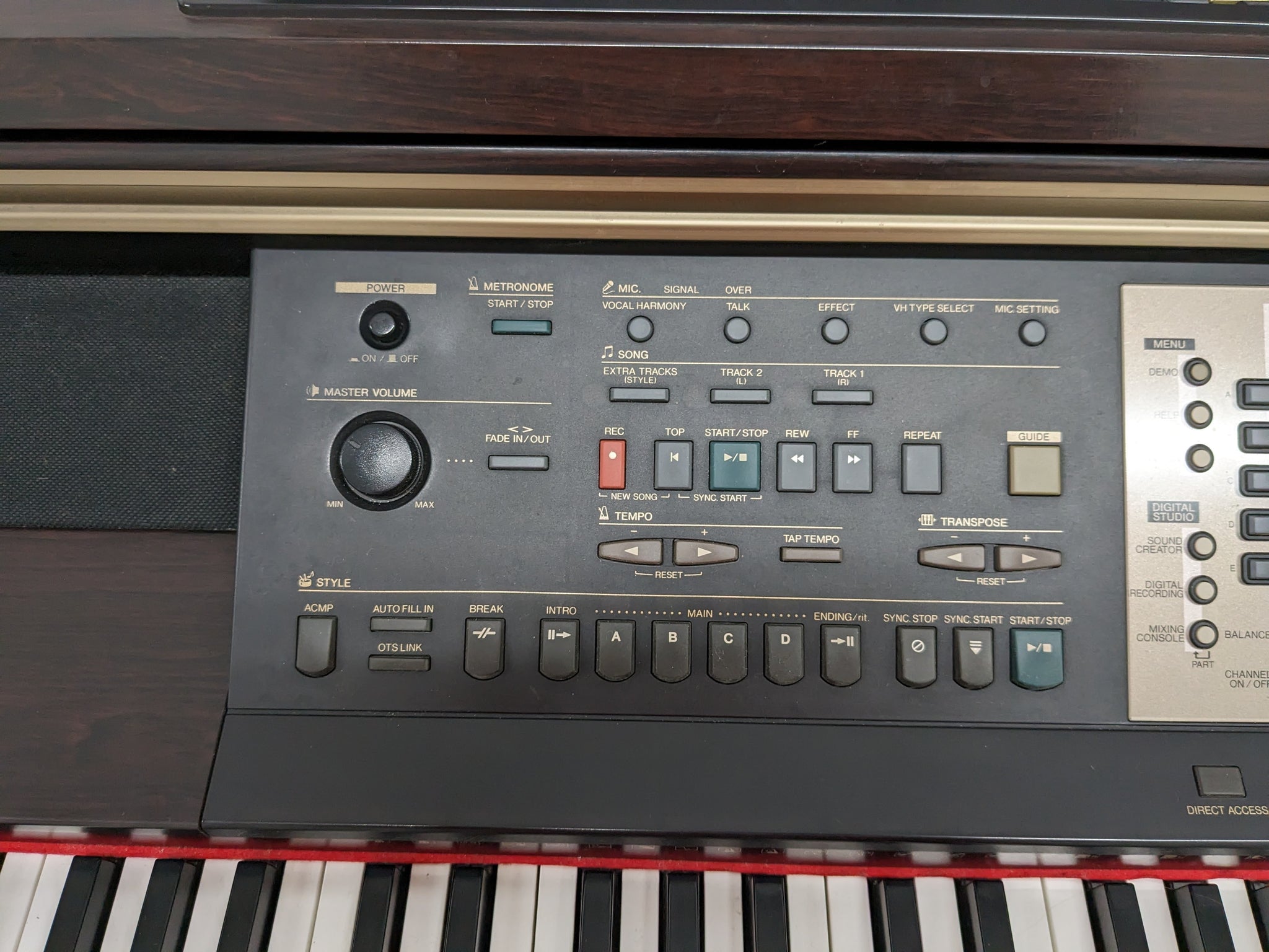 Yamaha Clavinova CVP-208 in rosewood with matching stool stock nr