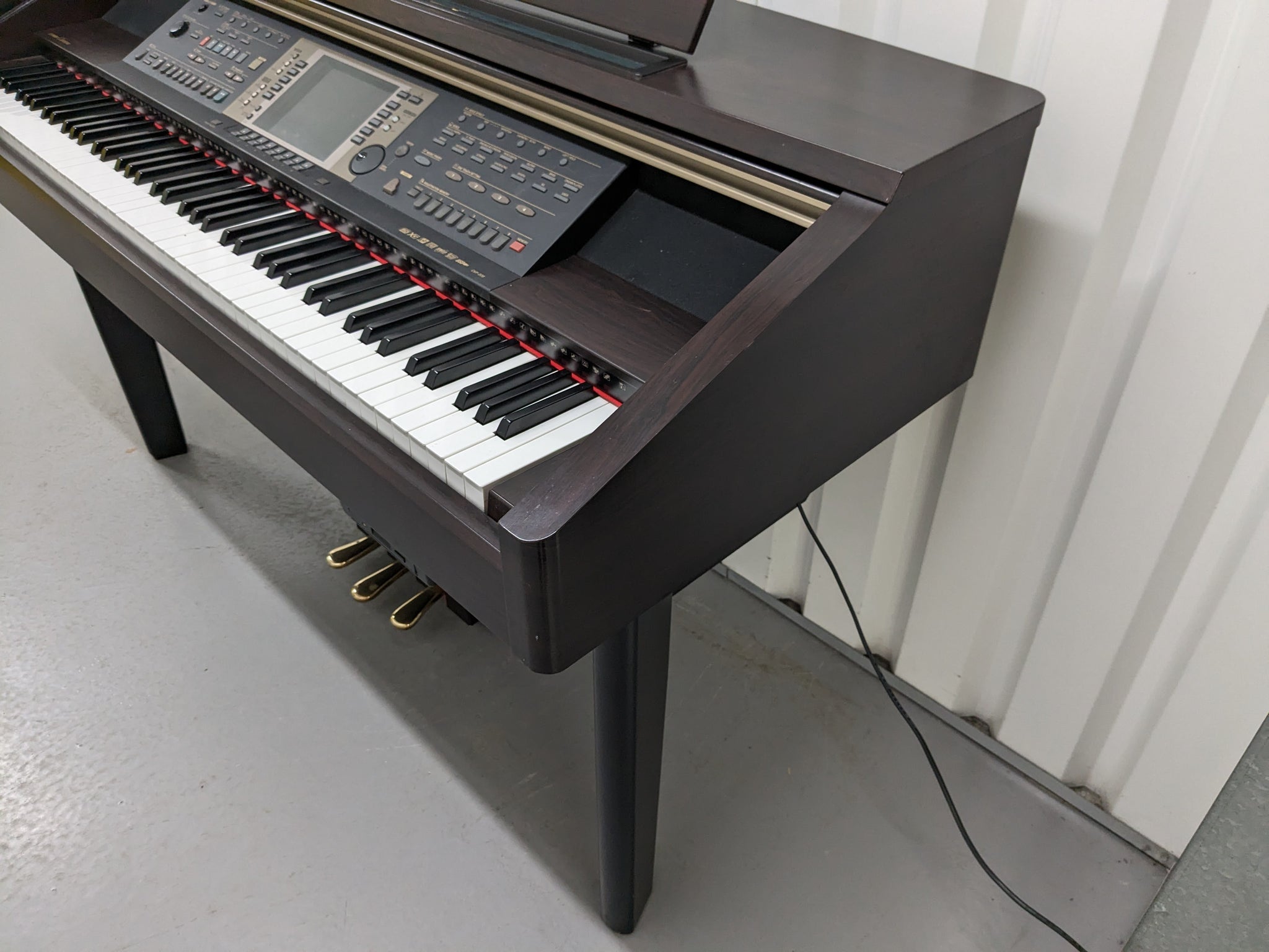 Yamaha Clavinova CVP-208 in rosewood with matching stool stock nr