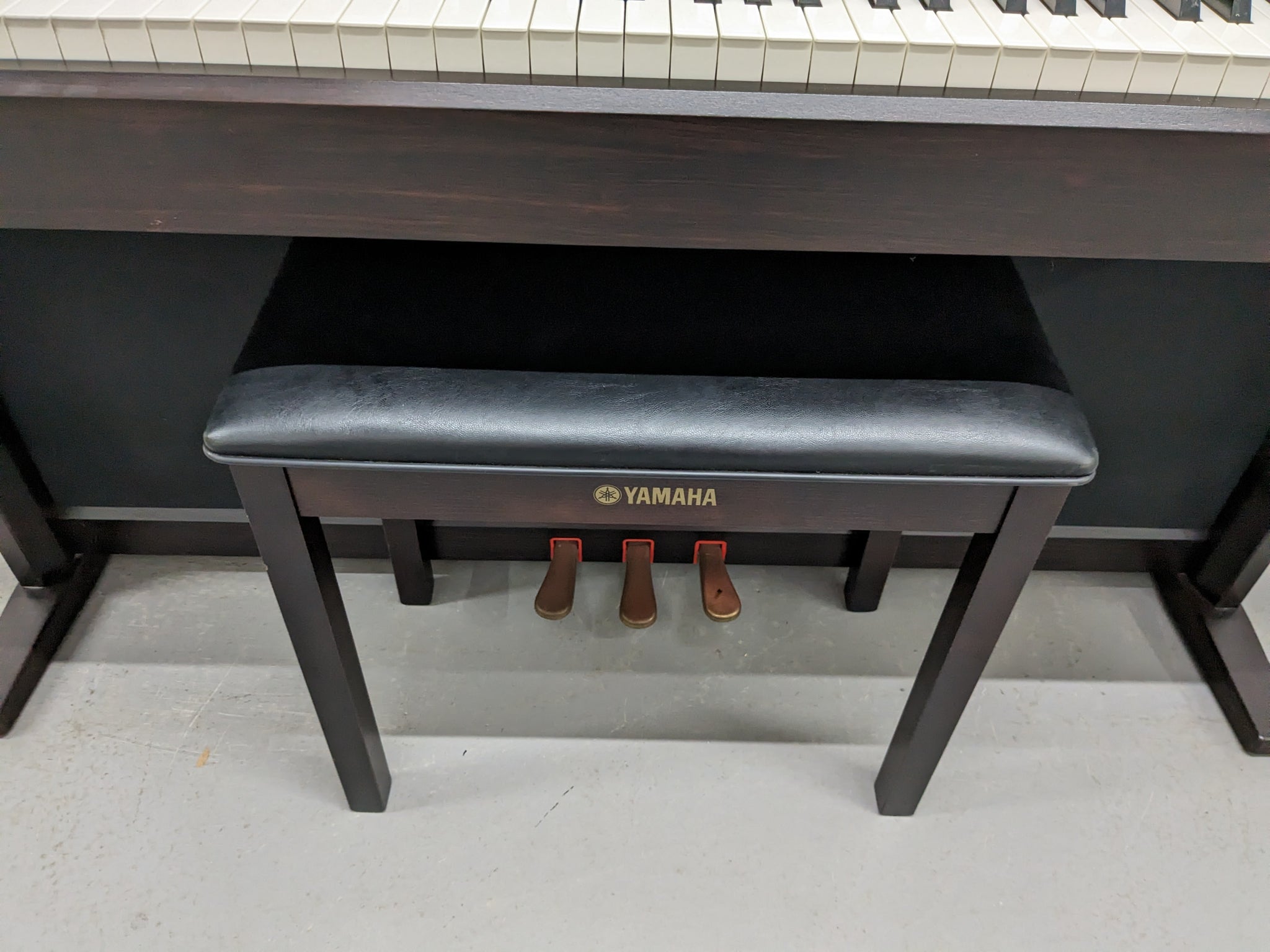 Yamaha Clavinova CLP-950 Digital Piano and stool in dark rosewood Yamaha Clavinova CLP-950 Digital Piano and stool in dark rosewood