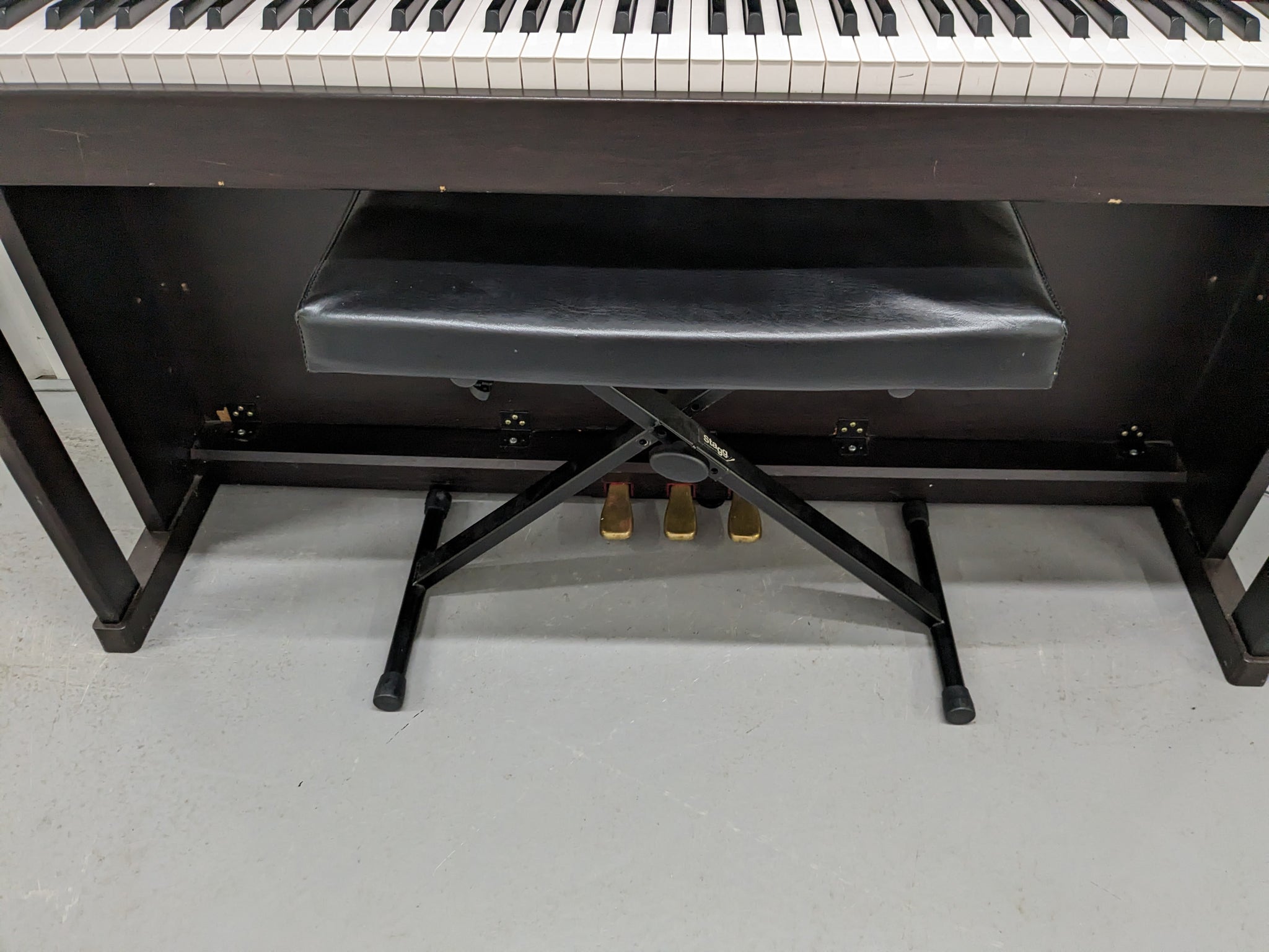 Roland HP203 digital piano and stool in dark rosewood finish