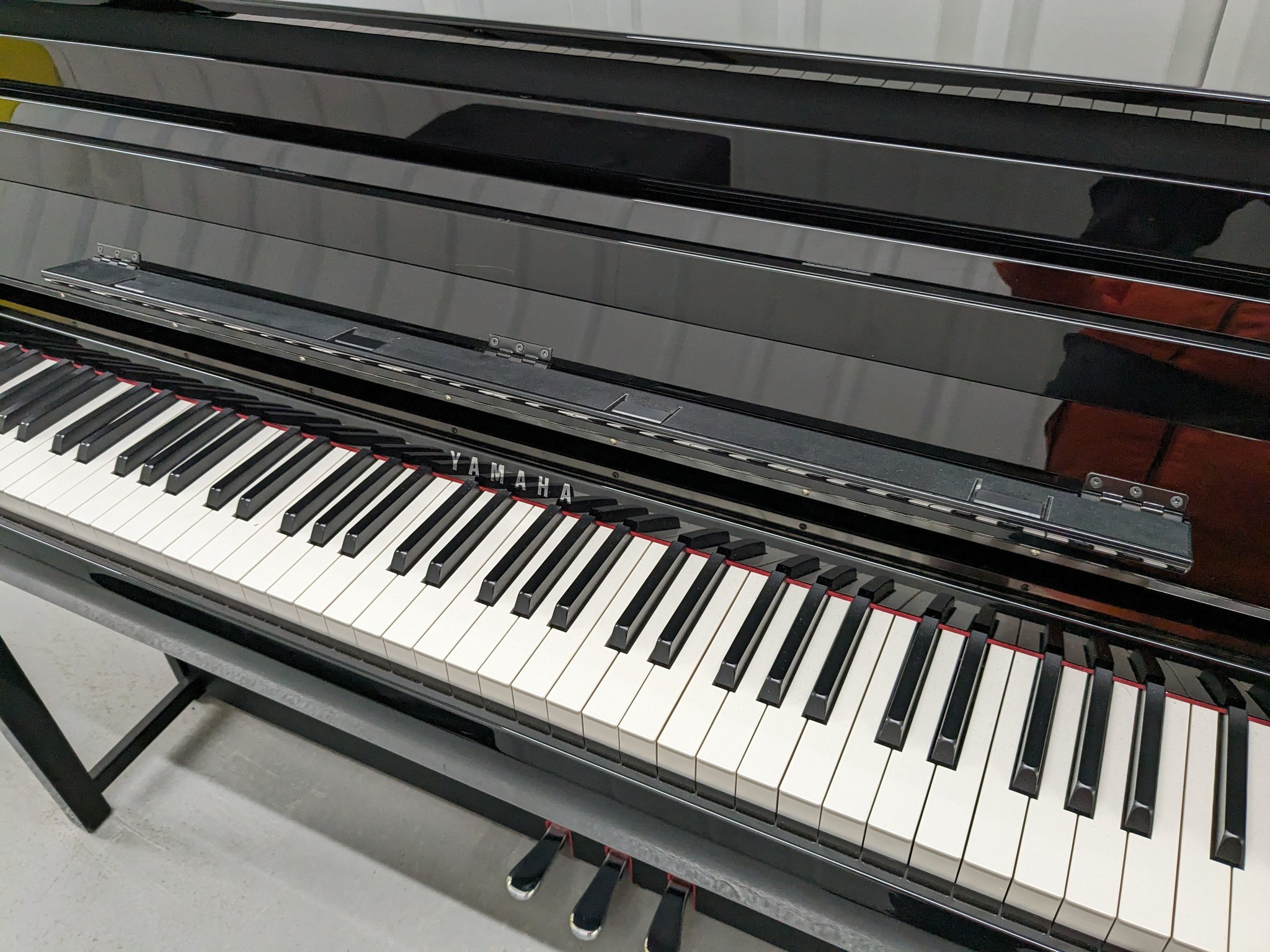 Yamaha Clavinova CLP-685PE Digital Piano polished ebony glossy