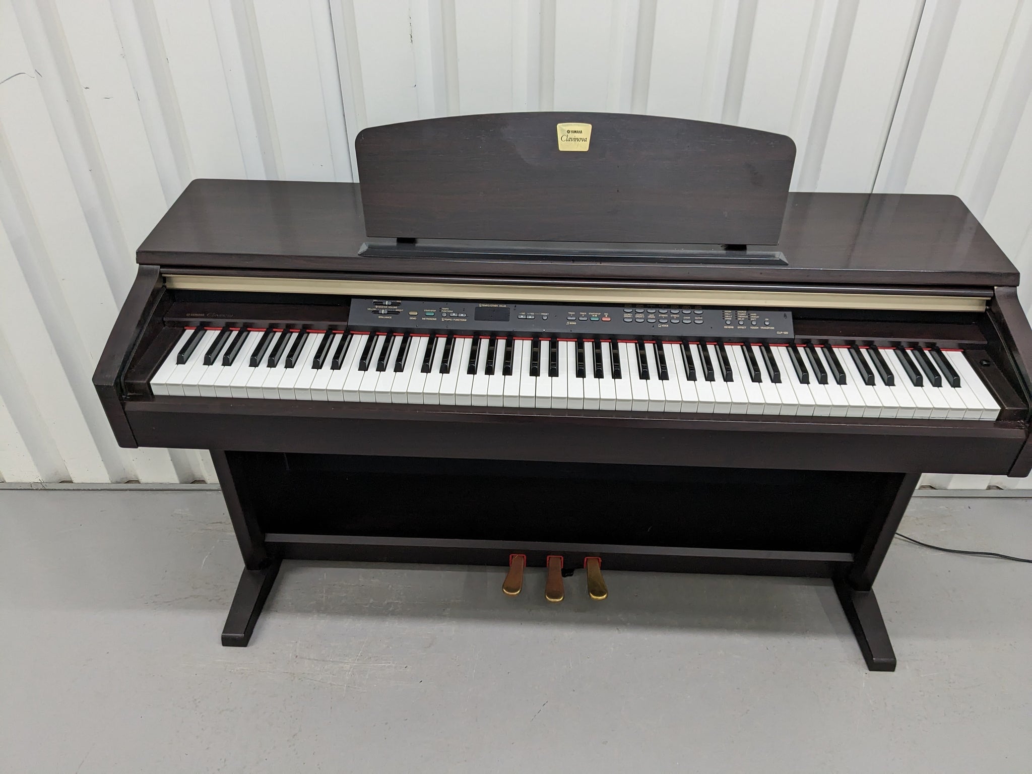 Yamaha Clavinova CLP-120 Digital Piano in dark rosewood stock