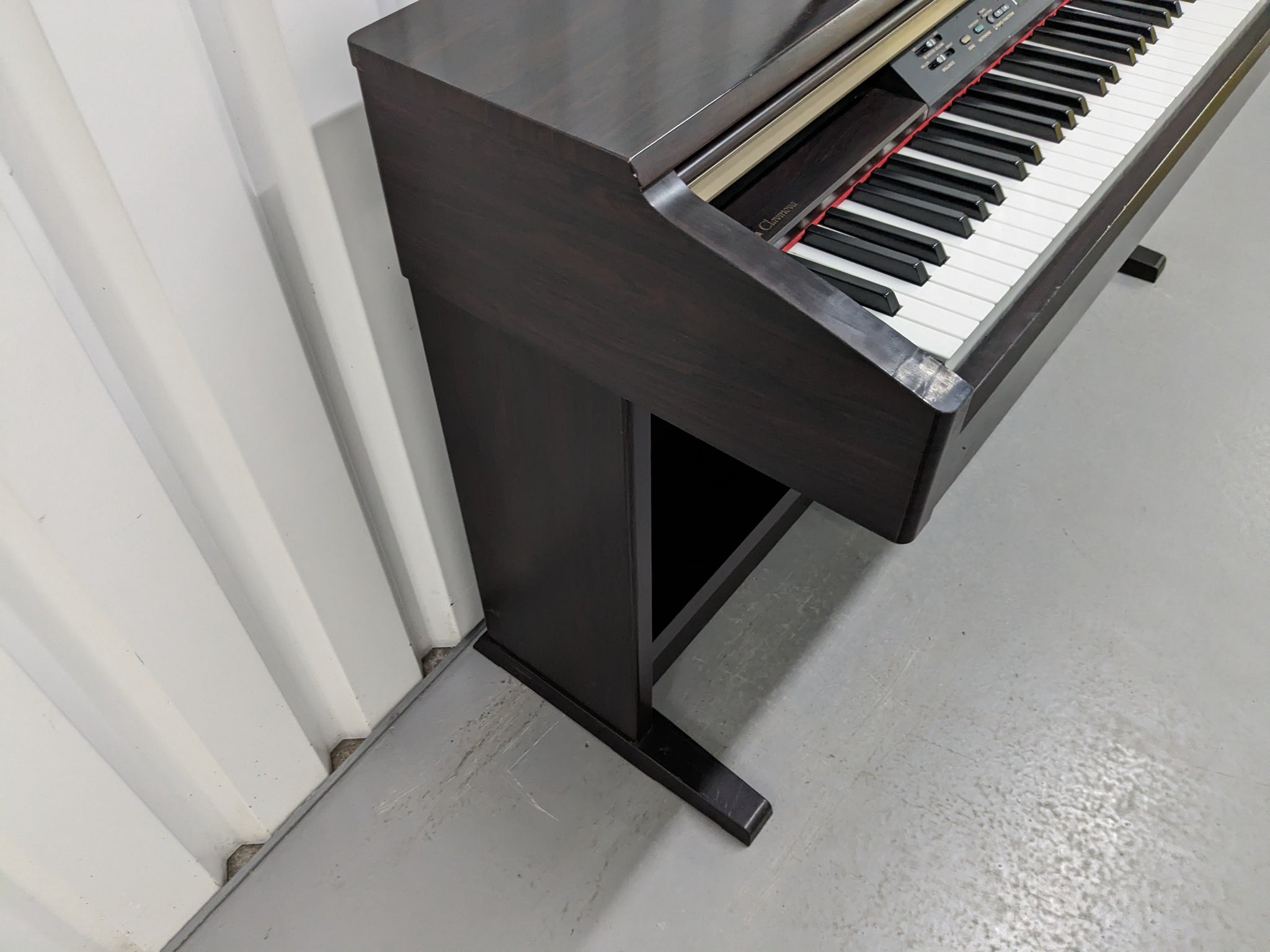 Yamaha Clavinova CLP-120 Digital Piano in dark rosewood stock