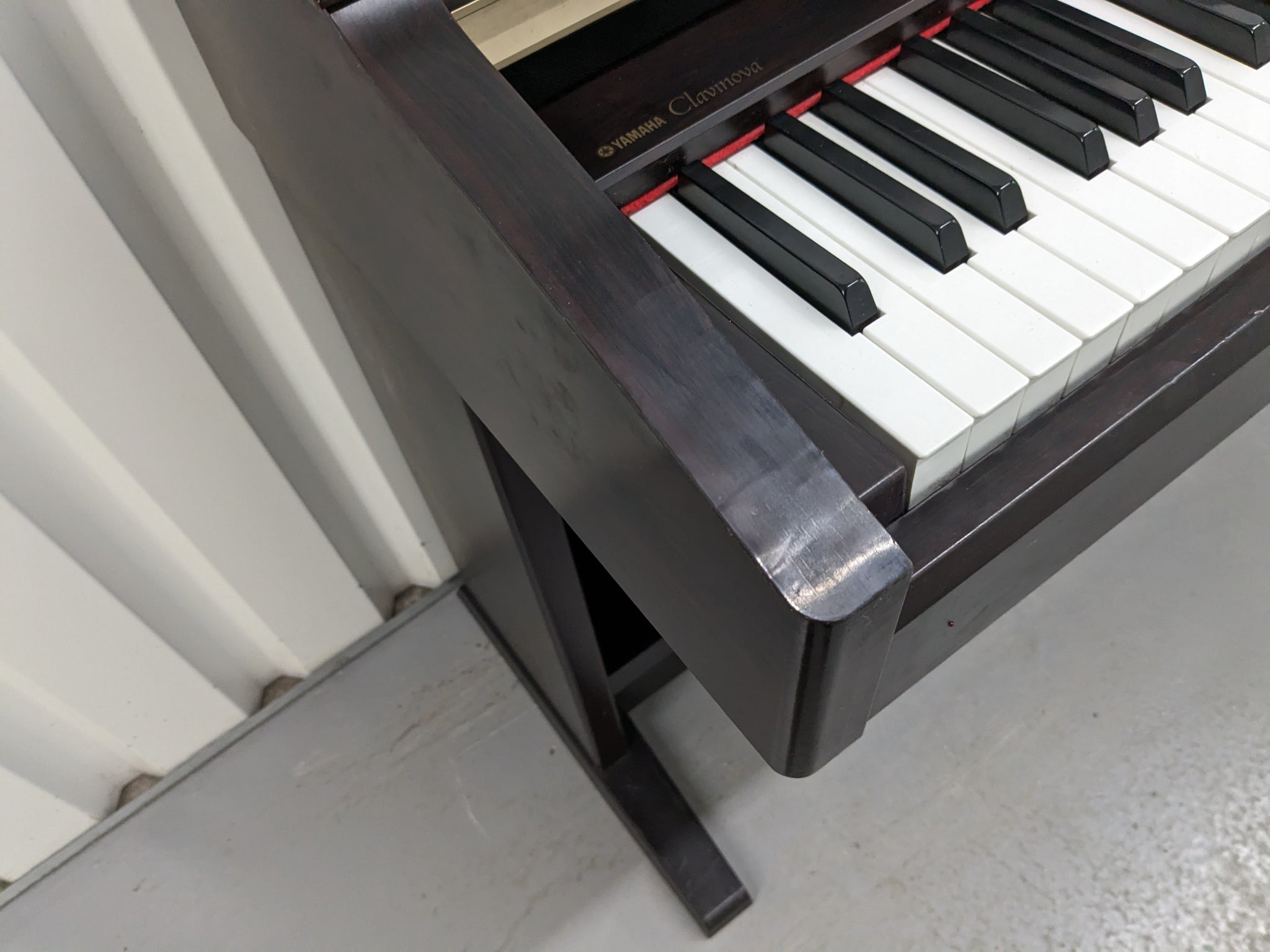 Yamaha Clavinova CLP-120 Digital Piano in dark rosewood stock
