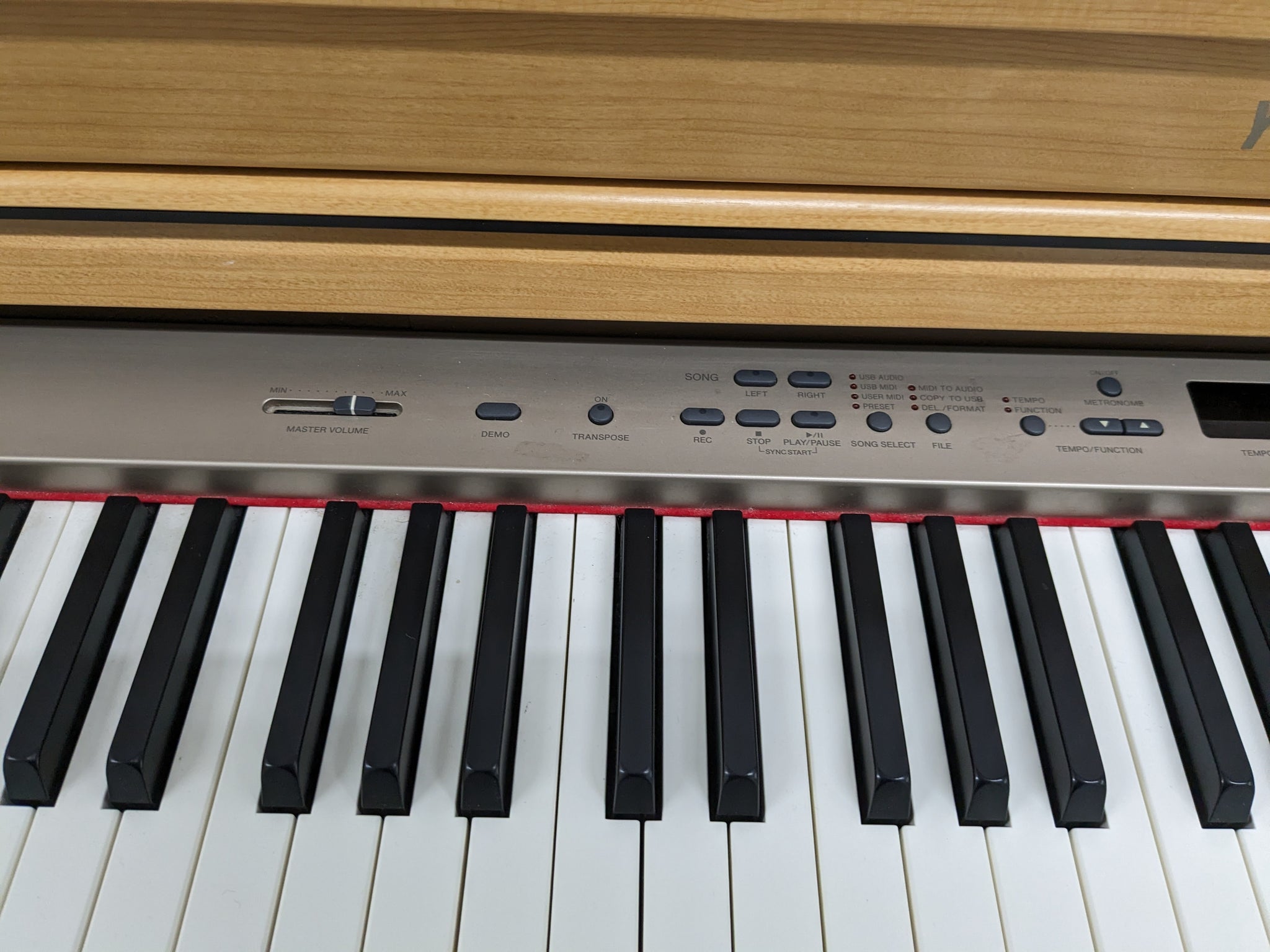 Yamaha Clavinova CLP-440 Digital Piano and stool in cherry