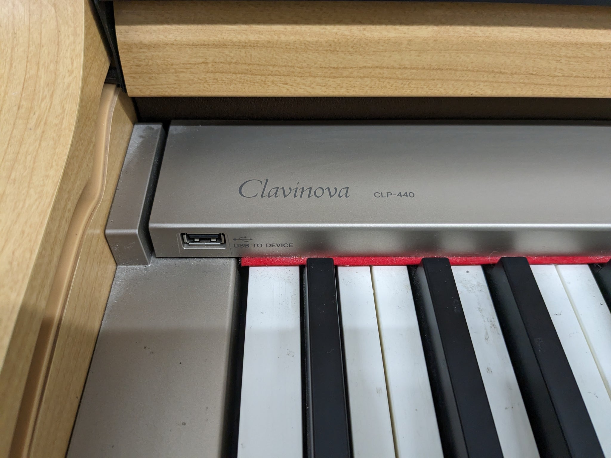 Yamaha Clavinova CLP-440 Digital Piano and stool in cherry