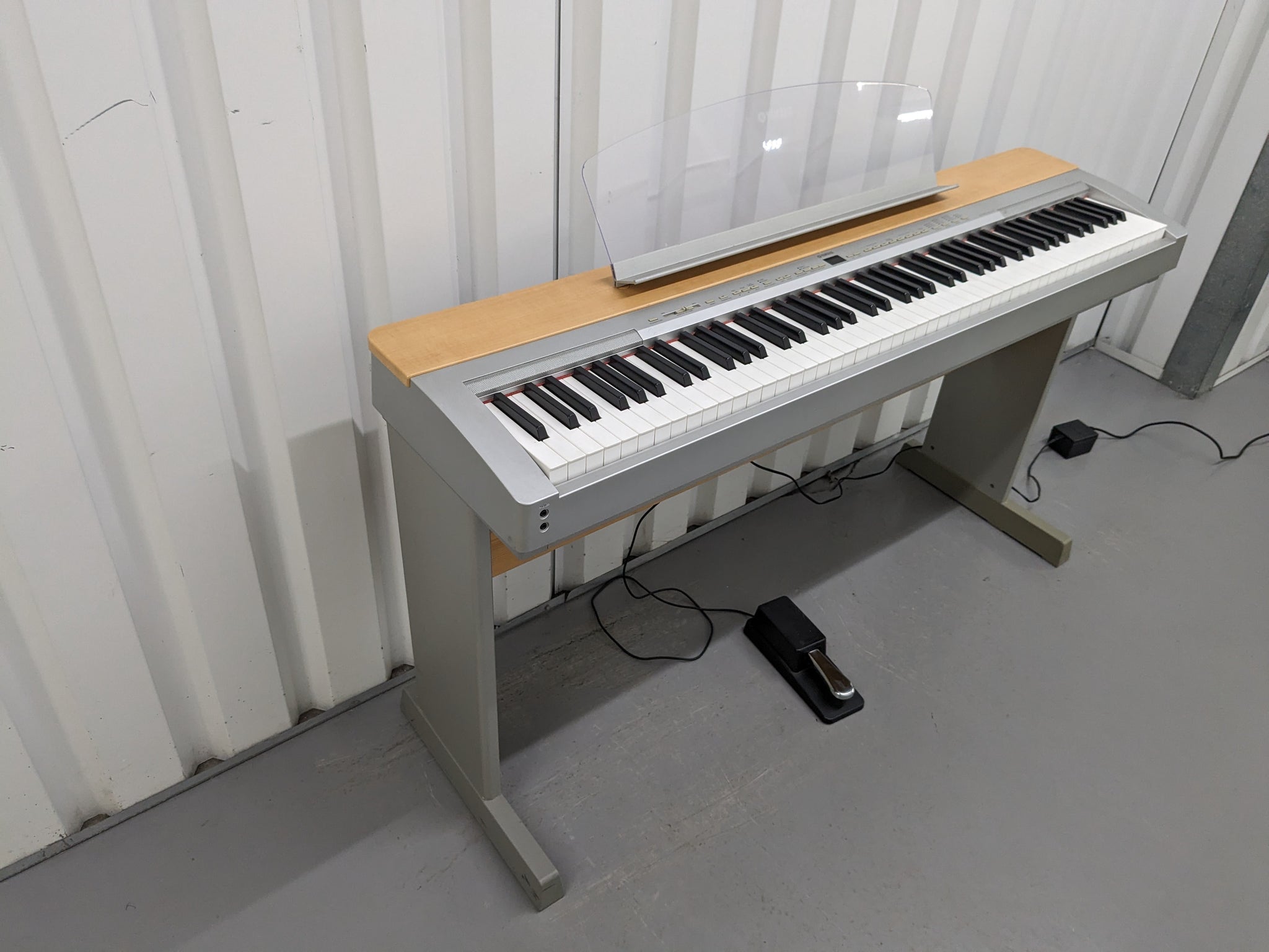 Yamaha P-140 88 Key Weighted Keys Portable piano + stand + pedal Yamaha P-140 88 Key Weighted Keys Portable piano + stand + pedal