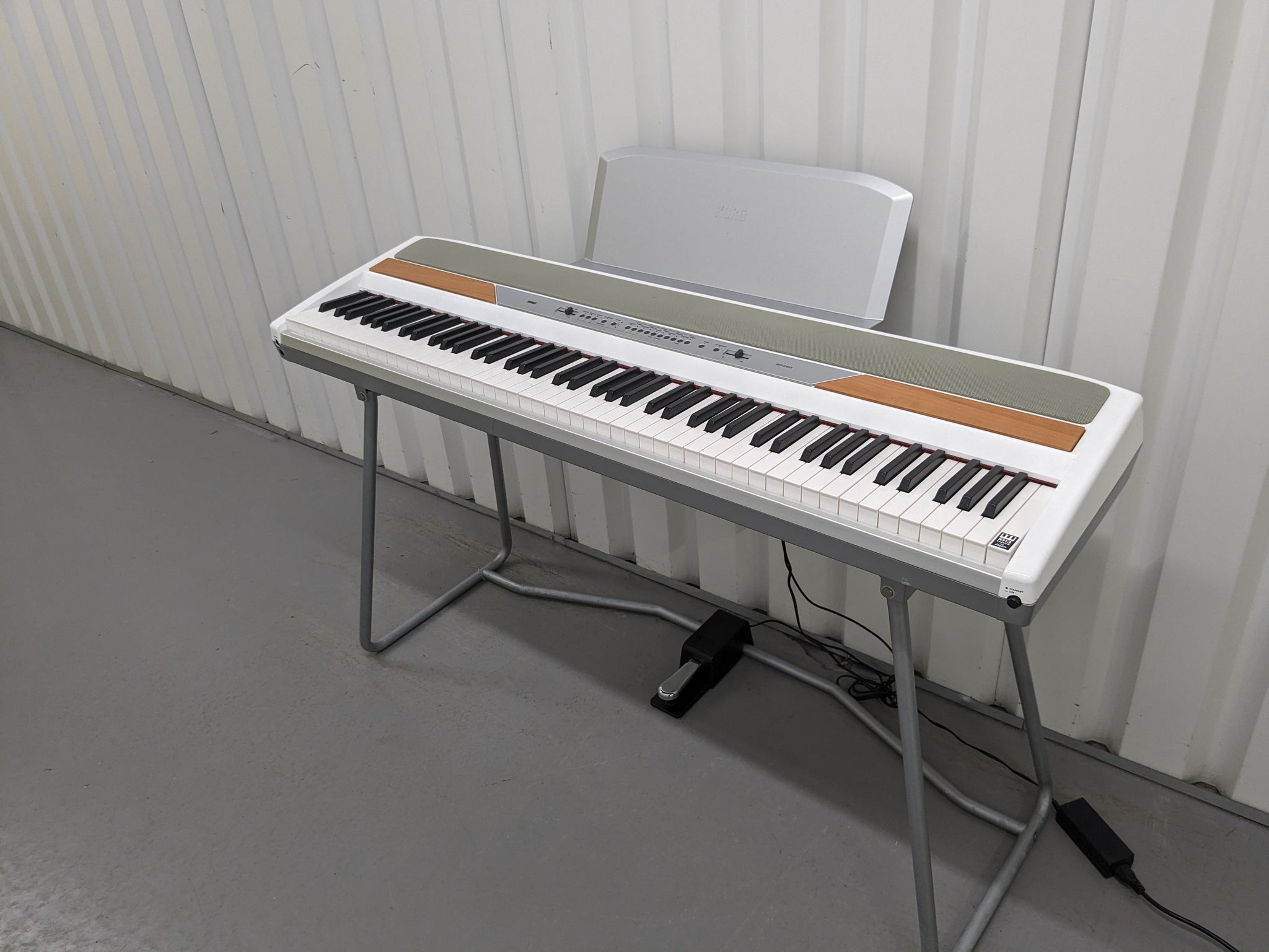 KORG SP-250 88 Key professional Piano with stand and sustain pedal