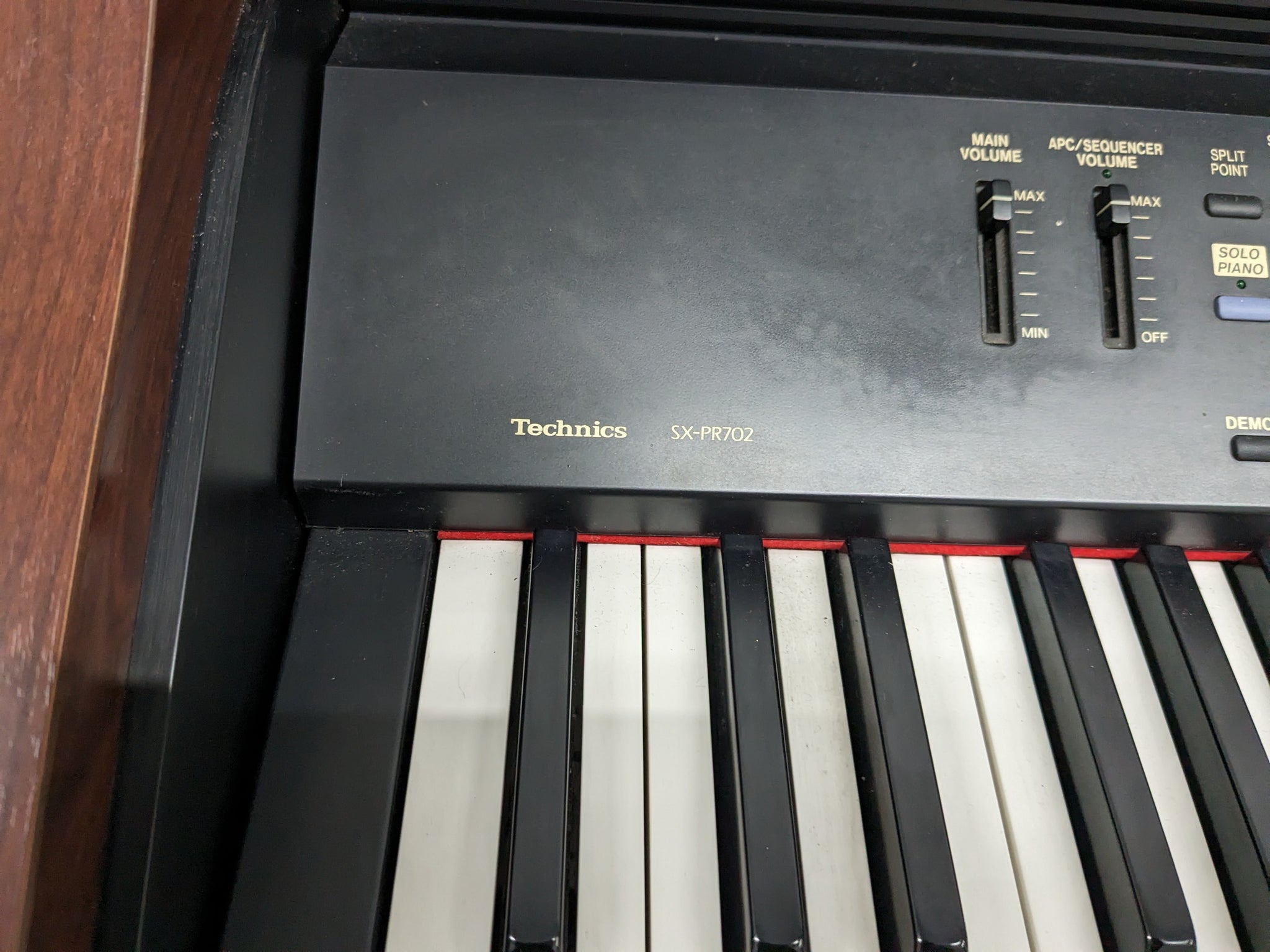 Technics SX-PR702 digital piano / arranger in mahogany finish stock nu –  Sulinda Music