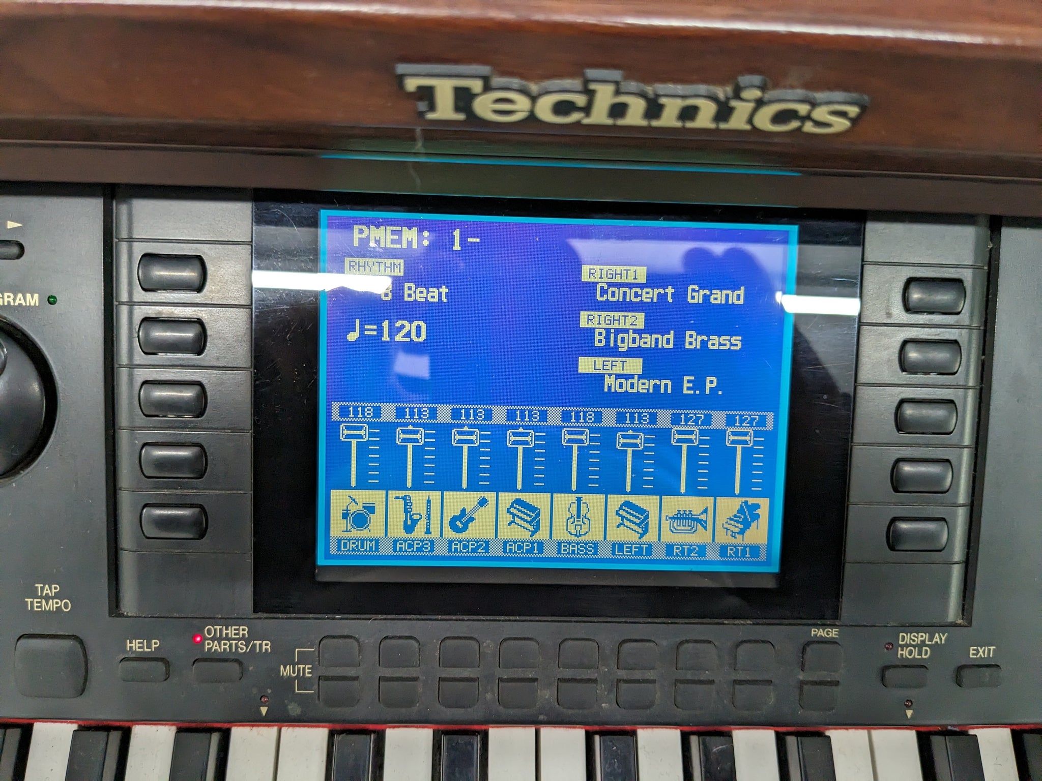 Technics SX-PR702 digital piano / arranger in mahogany finish stock nu –  Sulinda Music