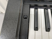 Load image into Gallery viewer, Yamaha Clavinova CLP-550 digital piano in black finish spares / repair 24208
