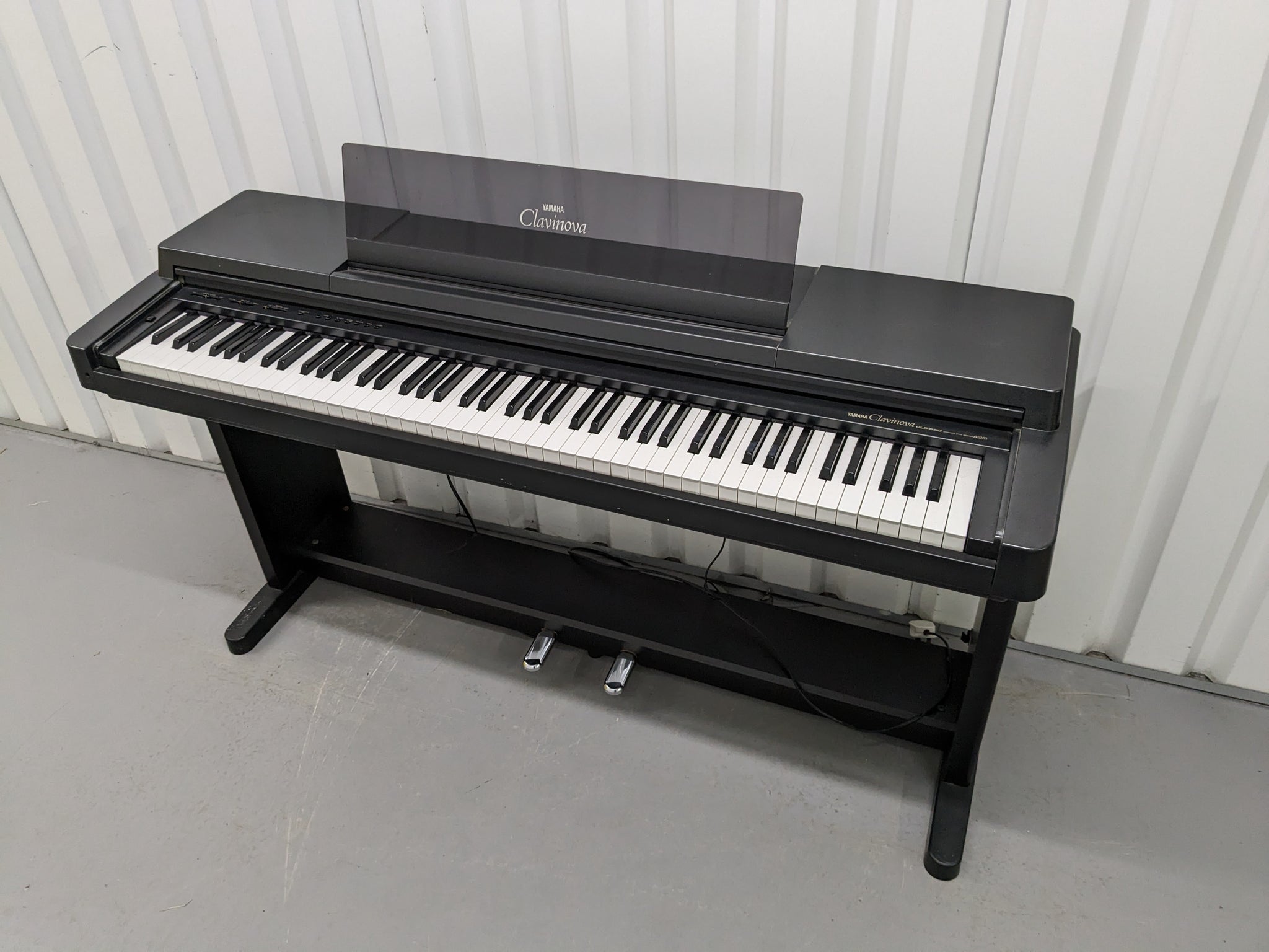 Yamaha Clavinova CLP-550 digital piano in black finish spares