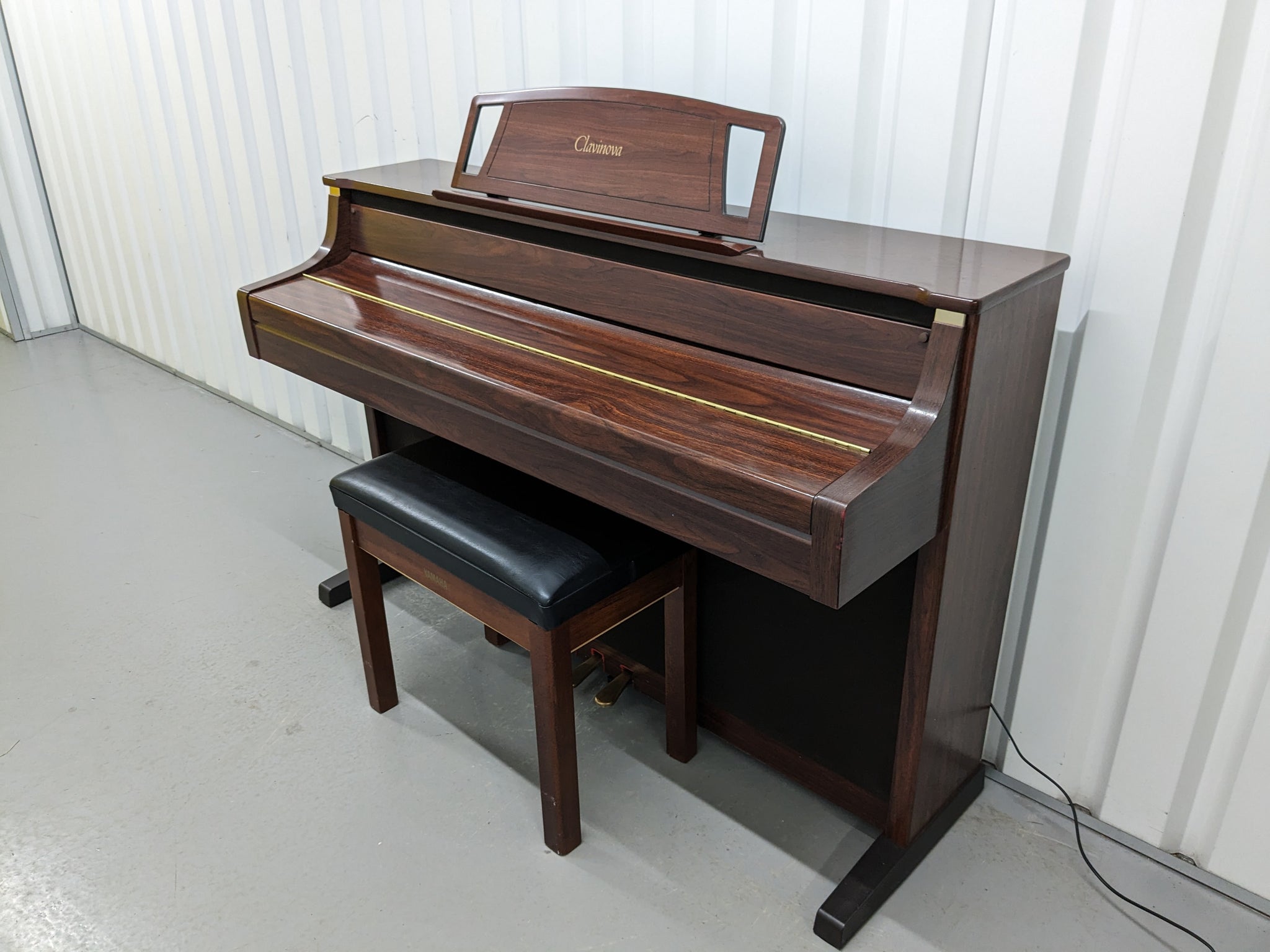 Yamaha Clavinova CLP-880 digital piano and stool in mahogany finish st –  Sulinda Music