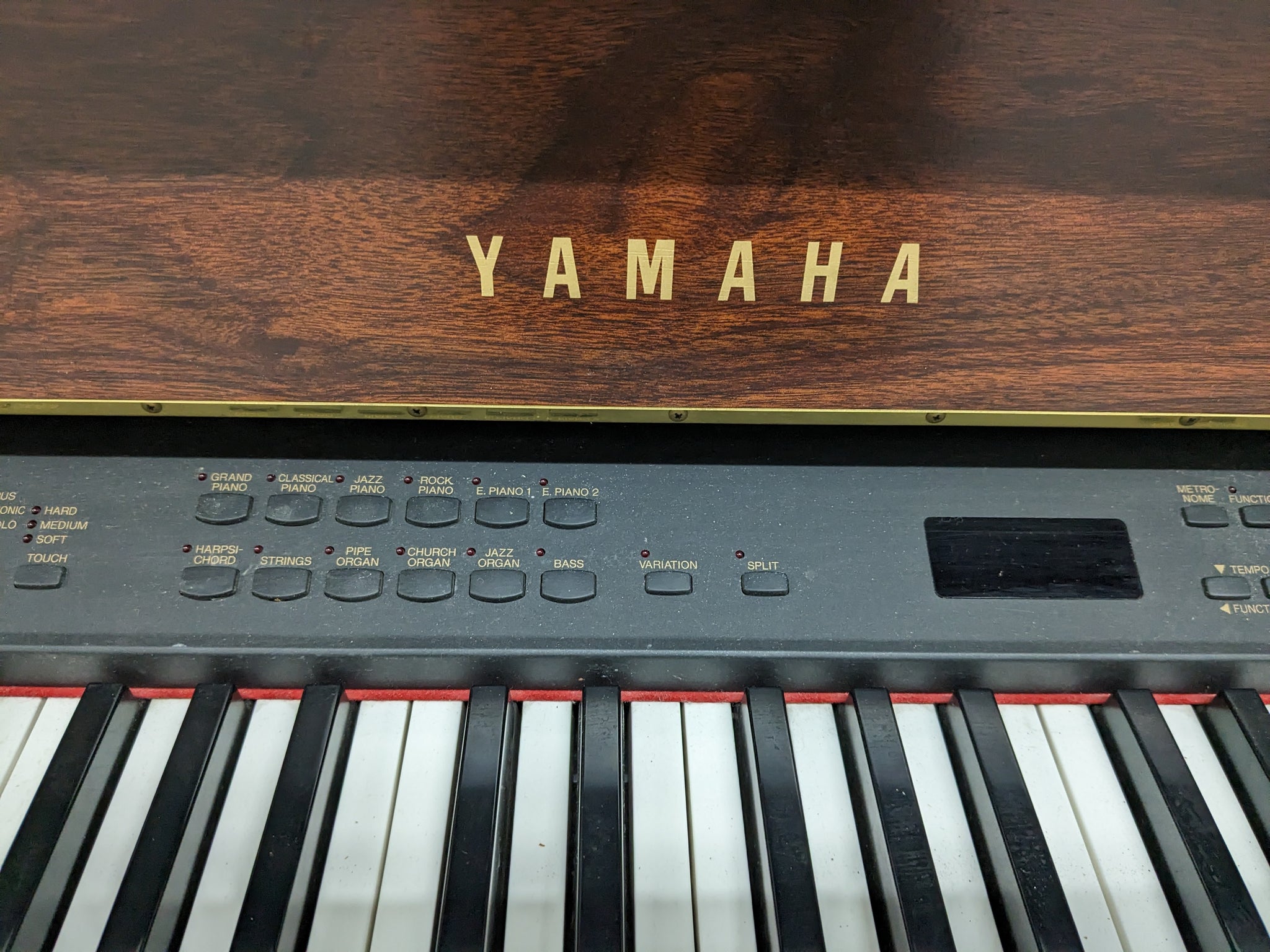 Yamaha Clavinova CLP-880 digital piano and stool in mahogany finish st –  Sulinda Music