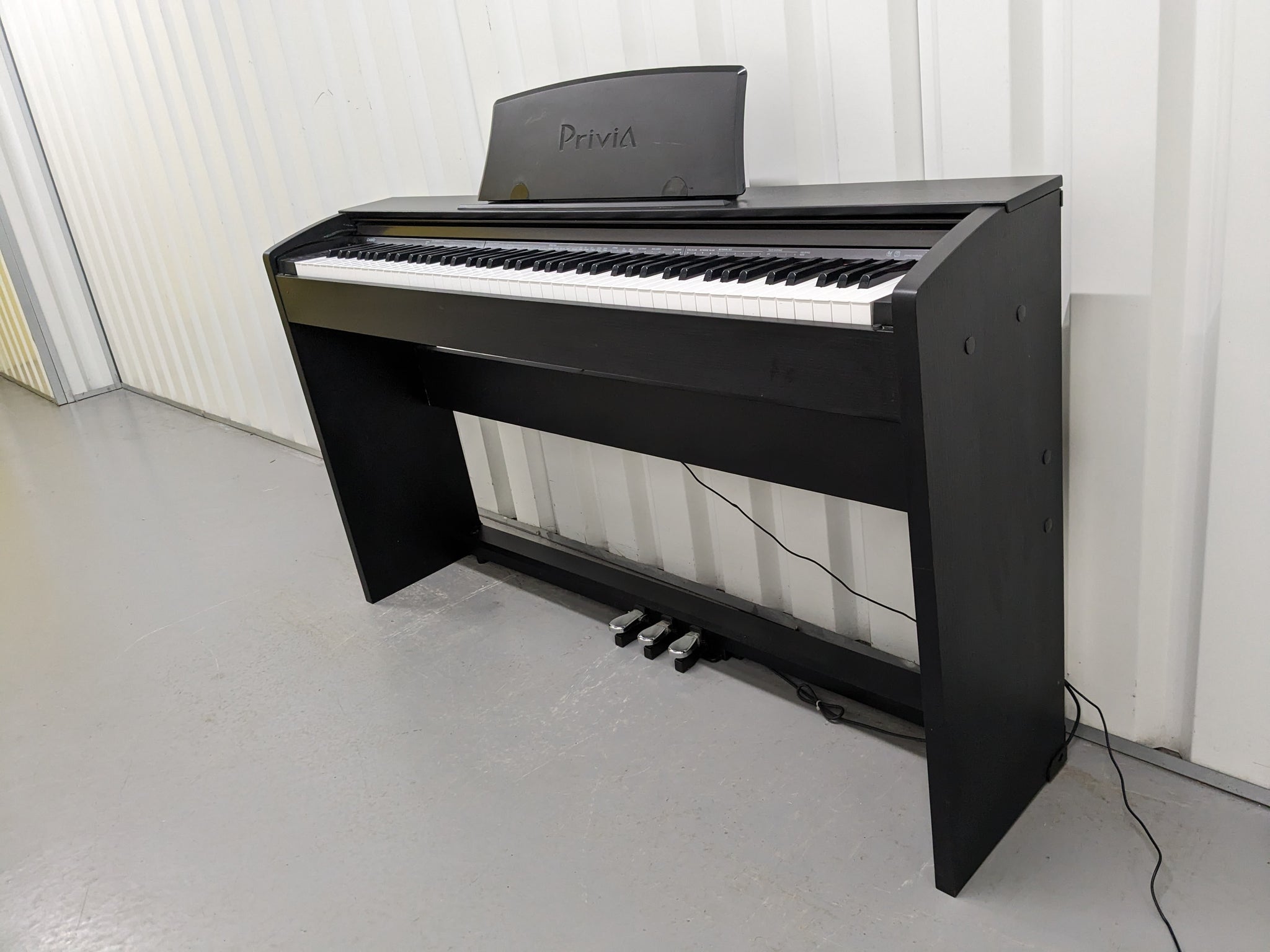 Casio Privia PX 735 Compact slimline Digital Piano in satin black Stock 24194