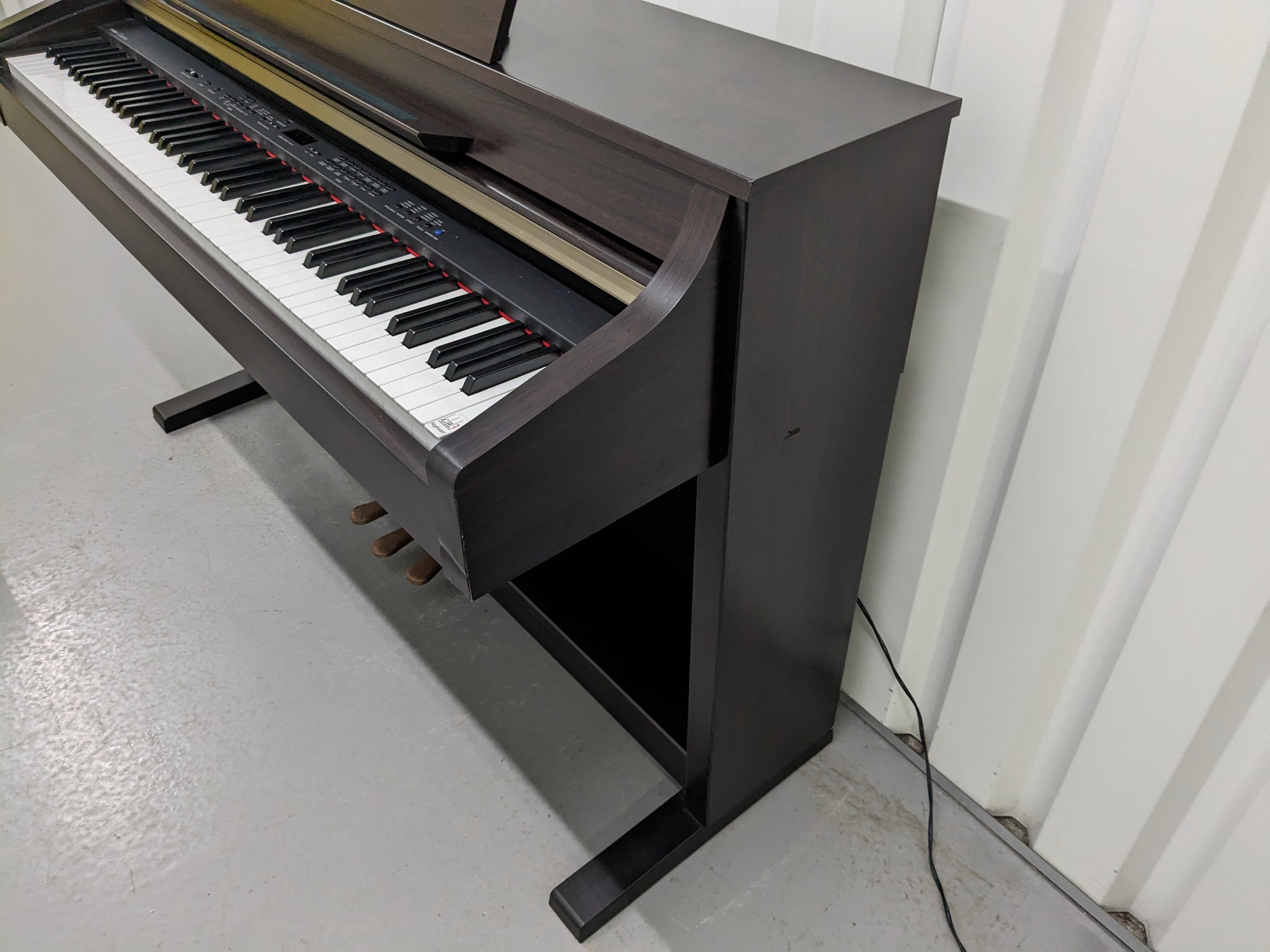 Yamaha Clavinova CLP-330 Digital Piano and stool in dark rosewood stoc –  Sulinda Music