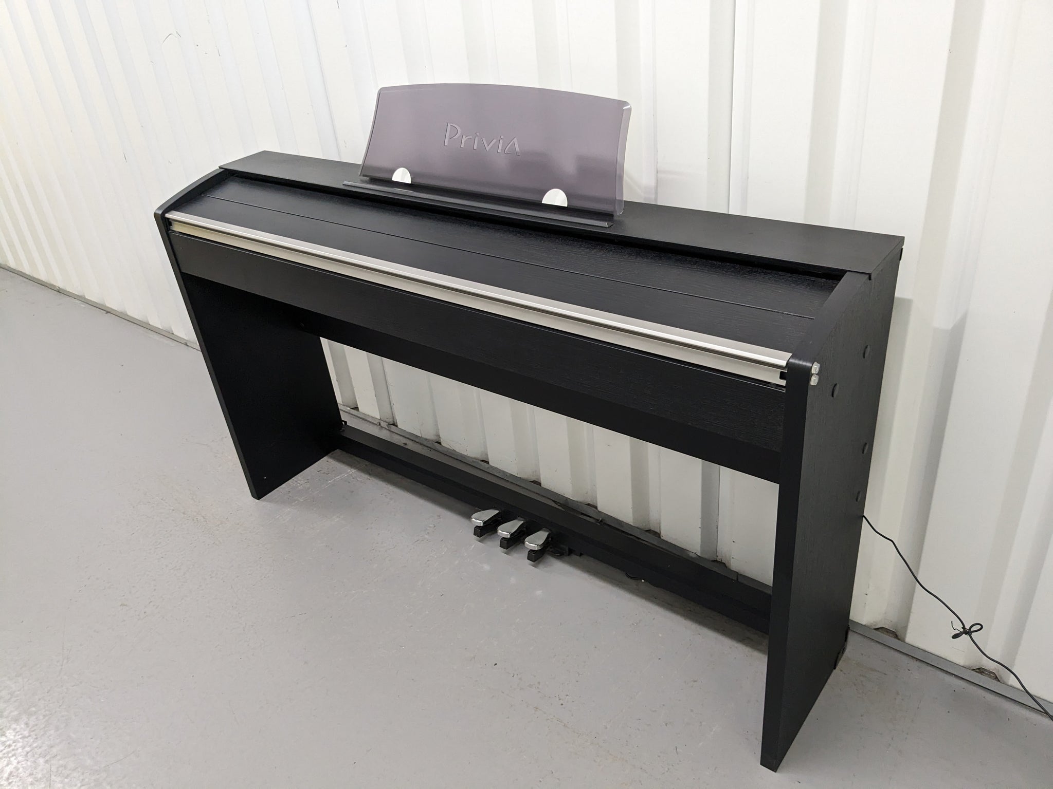 カシオ　Privia PX-730 Casio Privia PX-730 Compact slimline Digital Piano in satin black