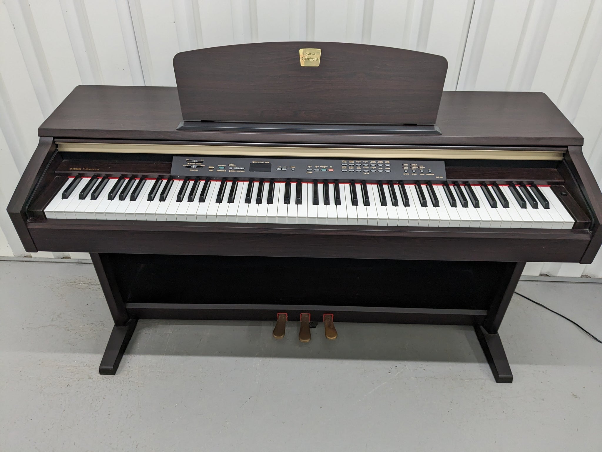 Yamaha Clavinova CLP-120 Digital Piano in dark rosewood stock