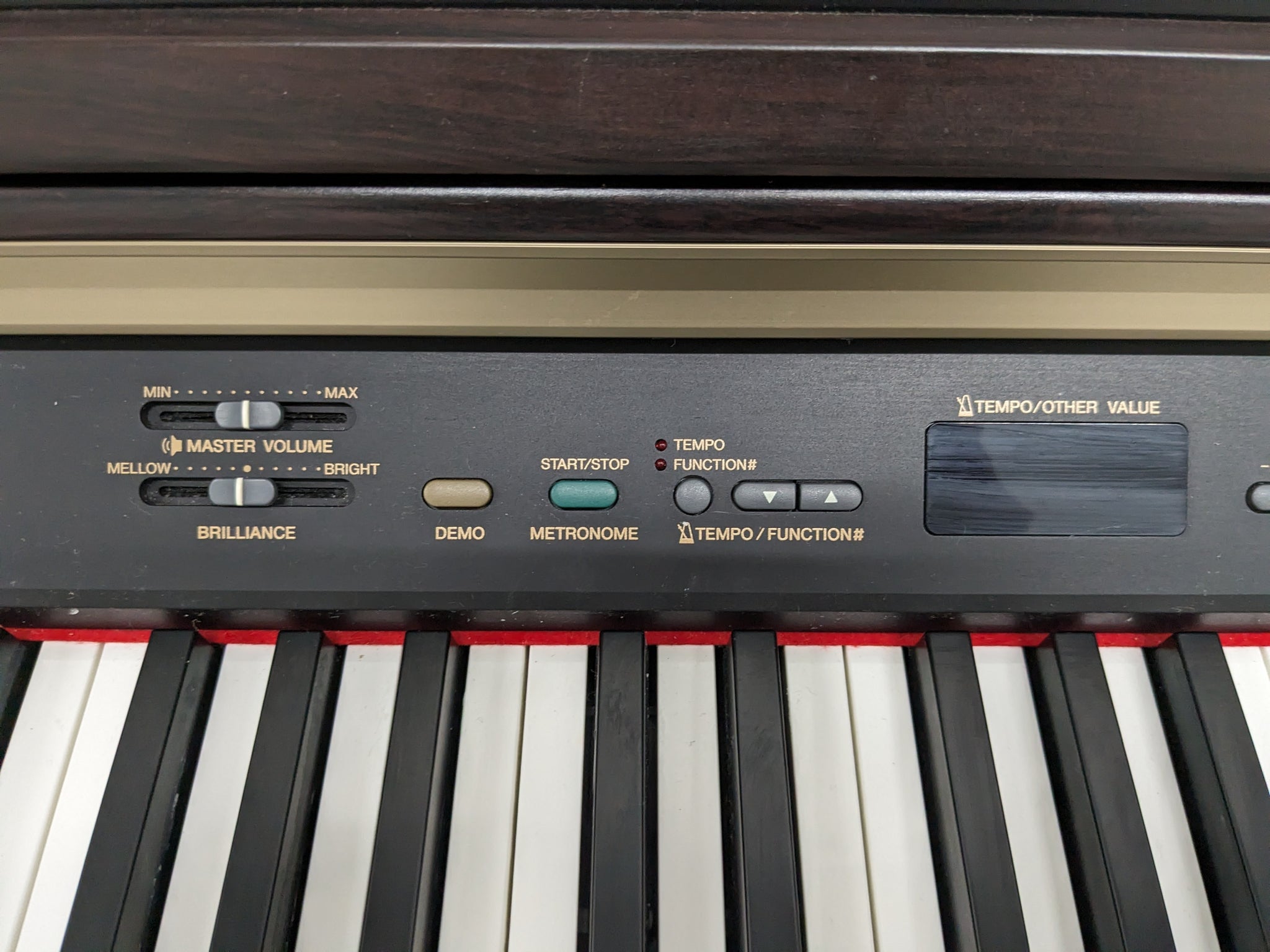Yamaha Clavinova CLP-120 Digital Piano in dark rosewood stock
