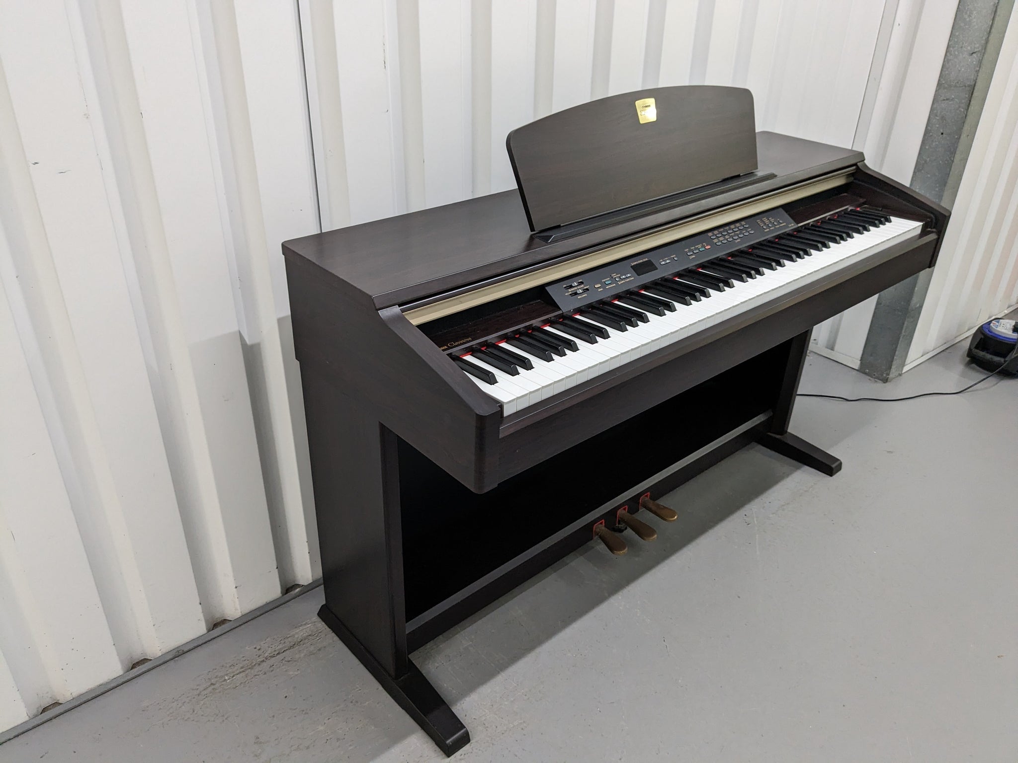 ヤマハ　YAMAHA Clavinova CLP-120 Yamaha Clavinova CLP-120 Digital Piano in dark rosewood stock