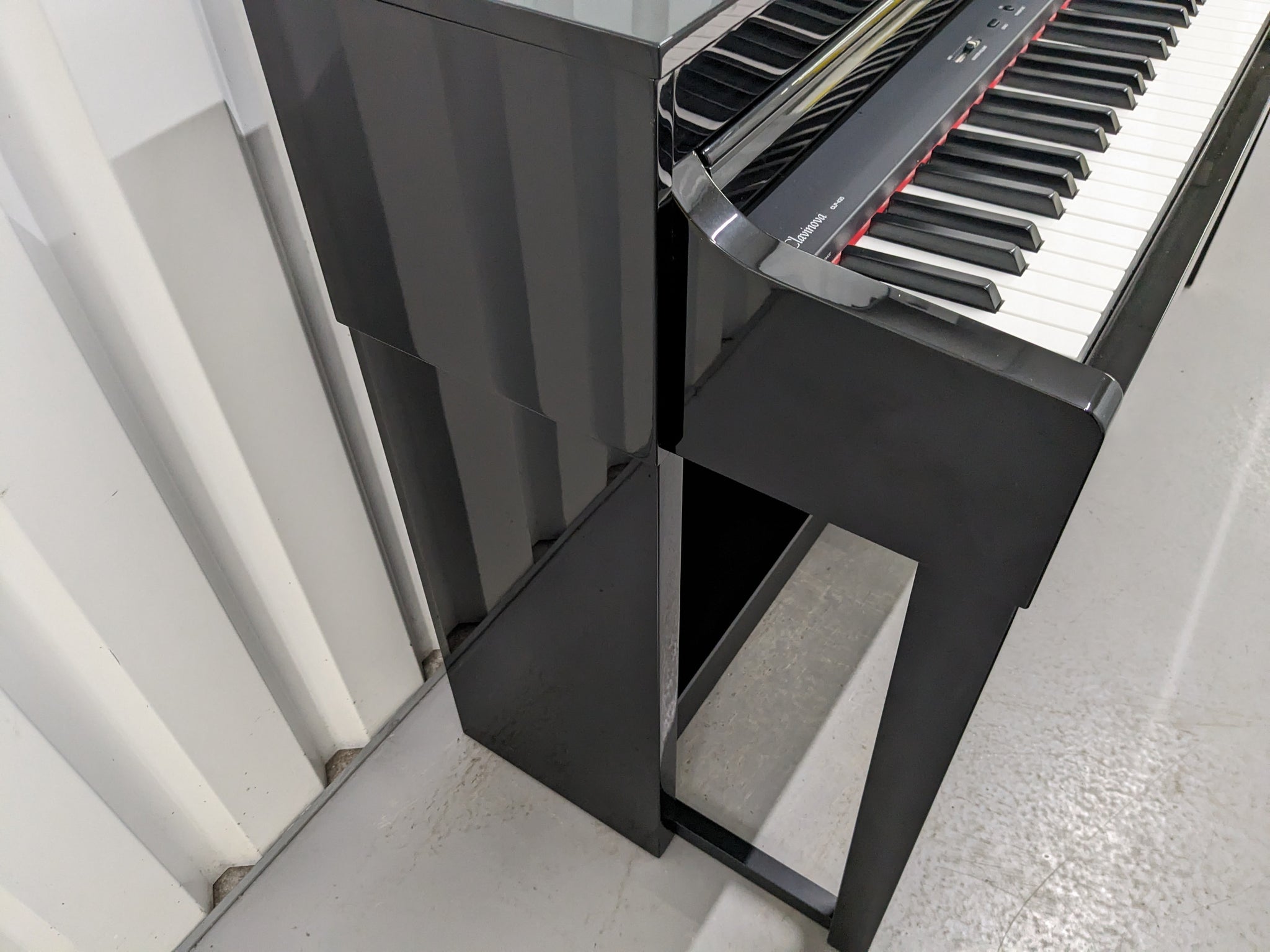 Yamaha Clavinova CLP-430PE in polished ebony glossy black + stool