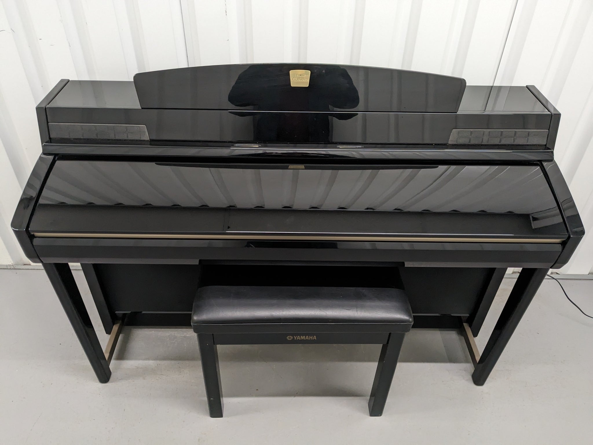 Yamaha Clavinova CLP-280 in Polished glossy black + matching stool