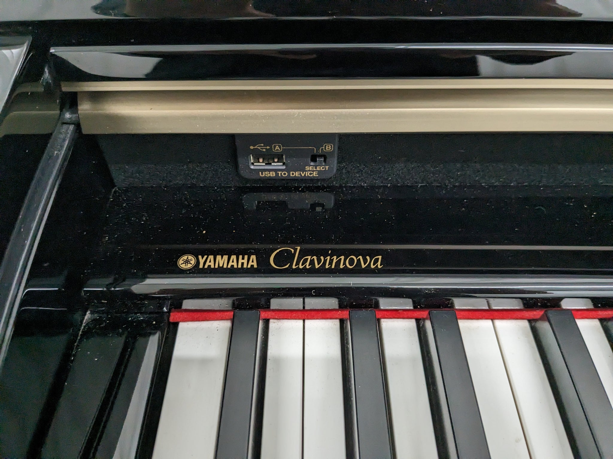 Yamaha Clavinova CLP-280 in Polished glossy black + matching stool