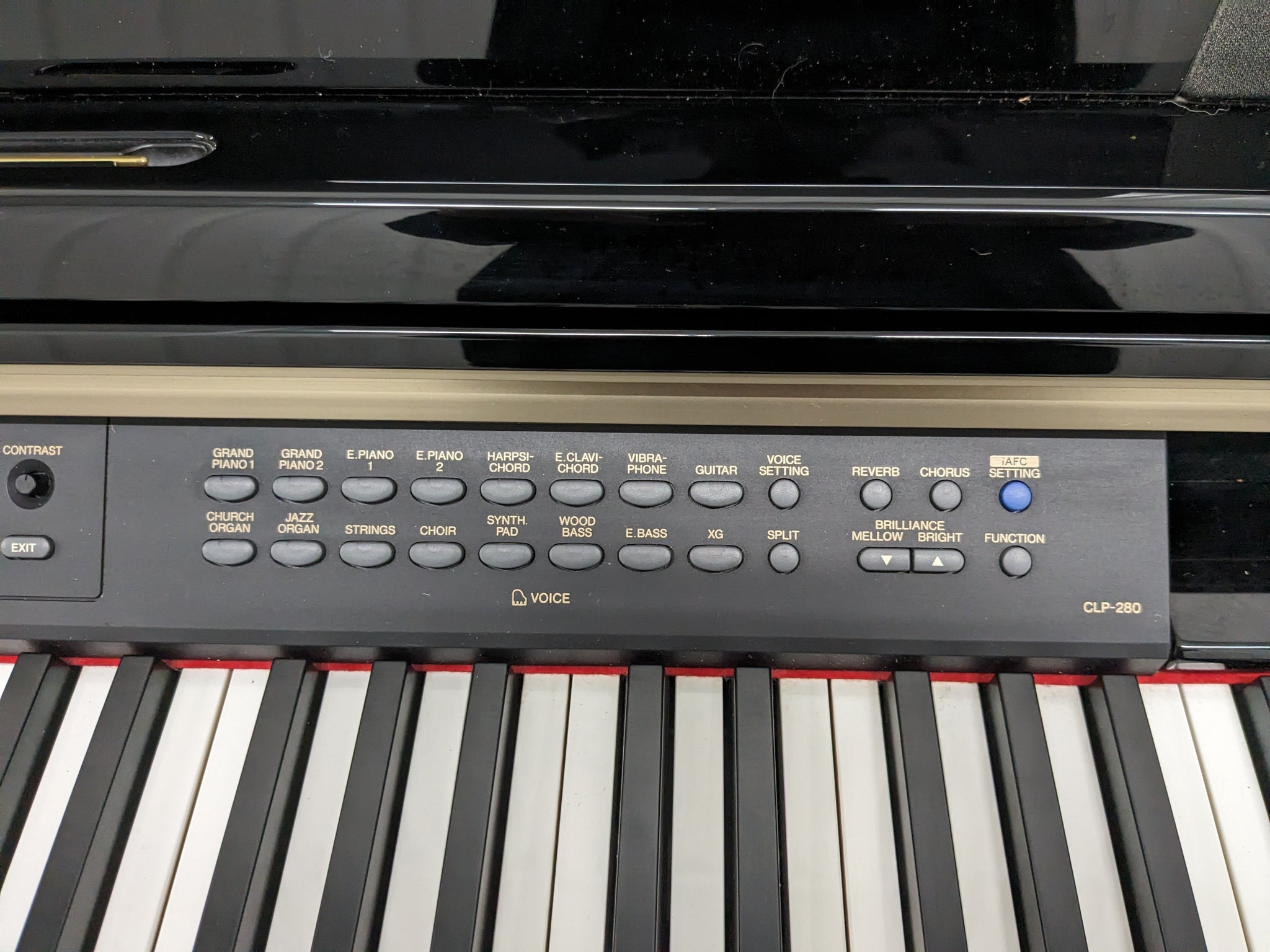 Yamaha Clavinova CLP-280 in Polished glossy black + matching stool