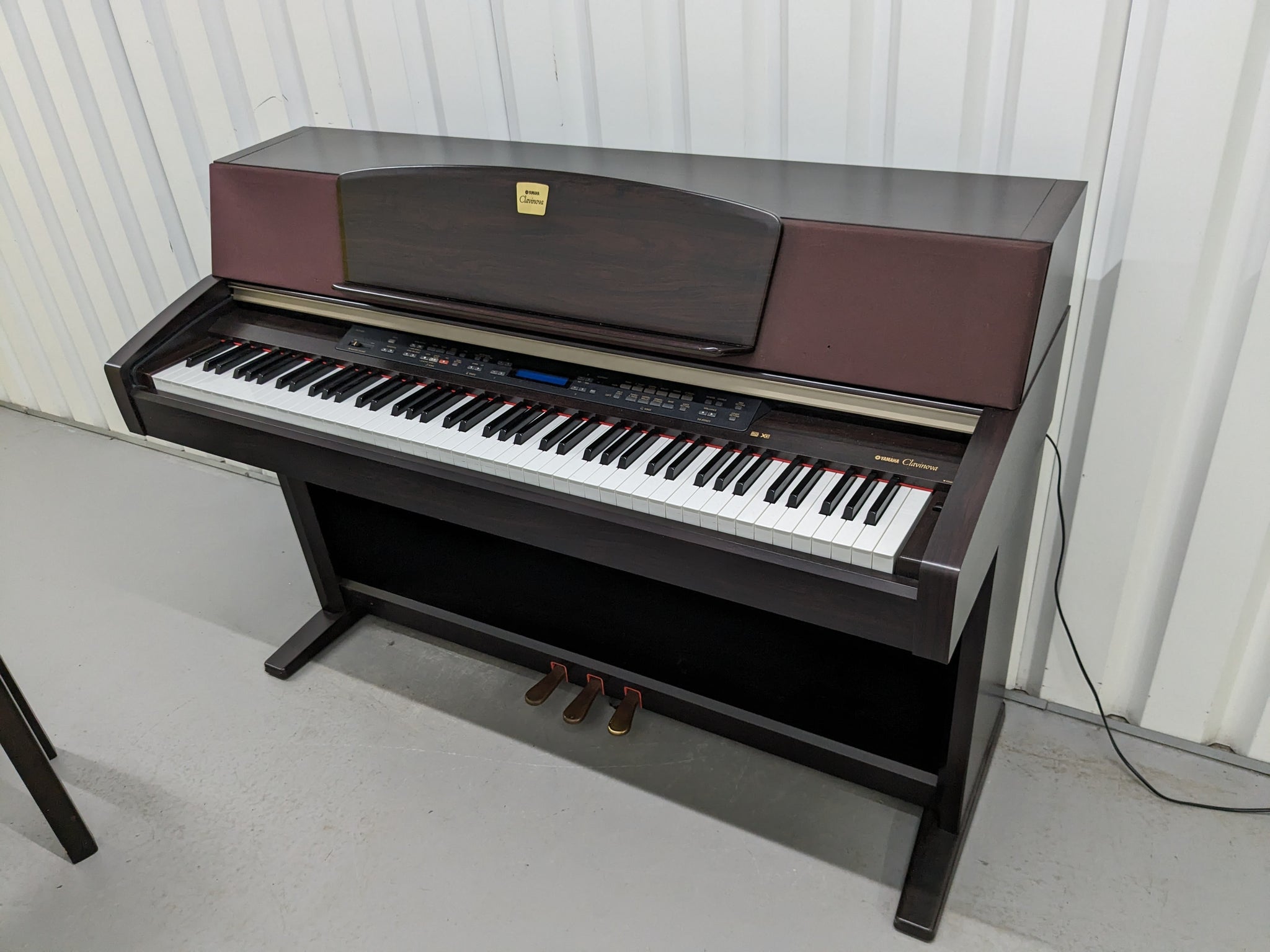 Yamaha Clavinova CLP-970 Digital Piano and stool in rosewood stock nr –  Sulinda Music